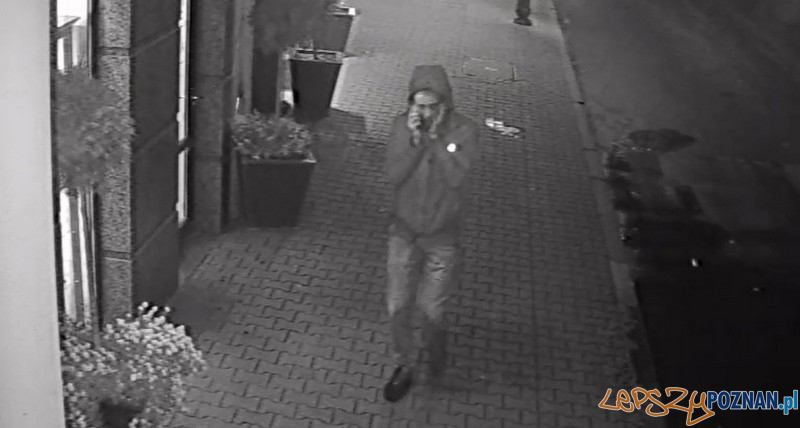 Został pobity, gdy upadł przejechał po nim samochód Foto: Został pobity, gdy upadł przejechał po nim samochód Foto: