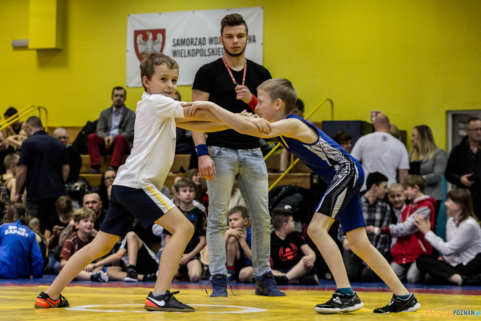 Zapasy z Gwiazdorem Foto: lepszyPOZNAN.pl / Ewelina Jaskowiak Zapasy z Gwiazdorem Foto: lepszyPOZNAN.pl / Ewelina Jaskowiak