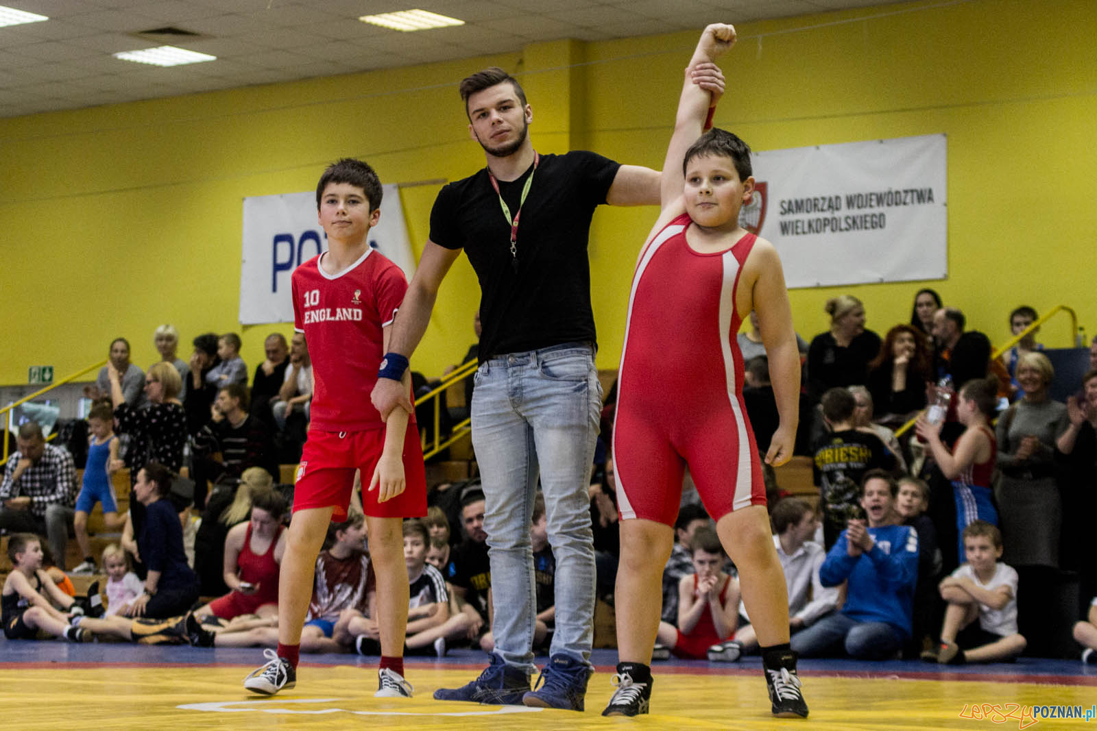 Zapasy z Gwiazdorem Foto: lepszyPOZNAN.pl / Ewelina Jaskowiak Zapasy z Gwiazdorem Foto: lepszyPOZNAN.pl / Ewelina Jaskowiak