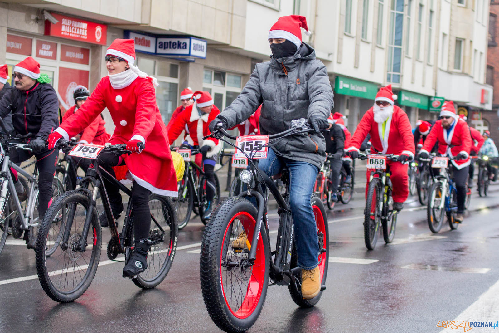 Przejazd Gwiazdorów Foto: lepszyPOZNAN.pl / Ewelina Jaskowiak Przejazd Gwiazdorów Foto: lepszyPOZNAN.pl / Ewelina Jaskowiak