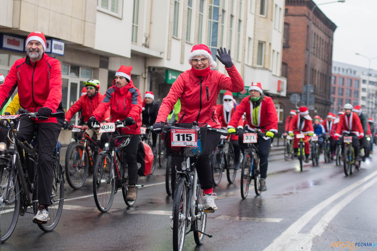 Przejazd Gwiazdorów Foto: lepszyPOZNAN.pl / Ewelina Jaskowiak Przejazd Gwiazdorów Foto: lepszyPOZNAN.pl / Ewelina Jaskowiak