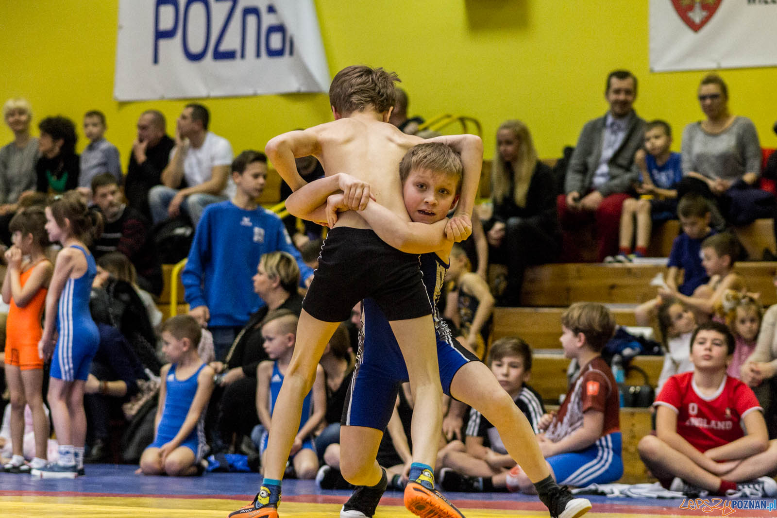 Zapasy z Gwiazdorem Foto: lepszyPOZNAN.pl / Ewelina Jaskowiak Zapasy z Gwiazdorem Foto: lepszyPOZNAN.pl / Ewelina Jaskowiak