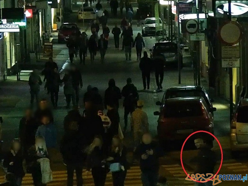 Został pobity, gdy upadł przejechał po nim samochód  Foto: 