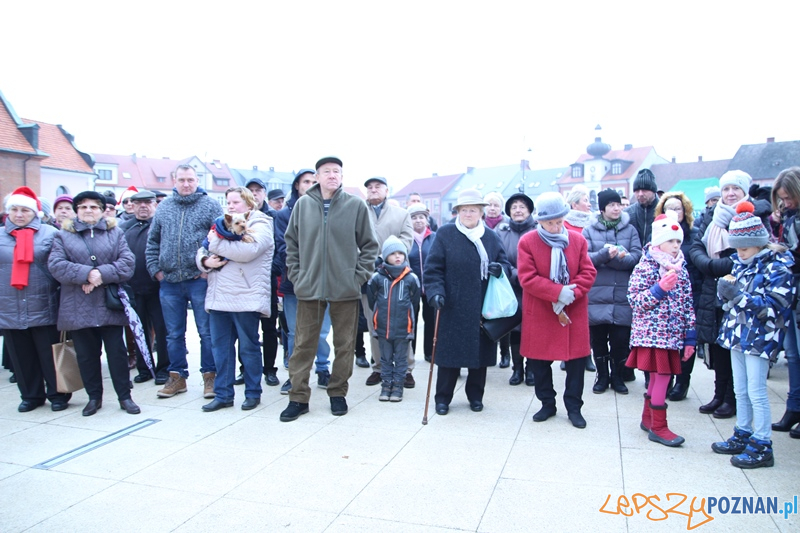 Plac Powstańców Wielkopolskich w Murowanej Goślinie został uroczyście otwarty po gruntowym remoncie Foto: Plac Powstańców Wielkopolskich w Murowanej Goślinie został uroczyście otwarty po gruntowym remoncie Foto:
