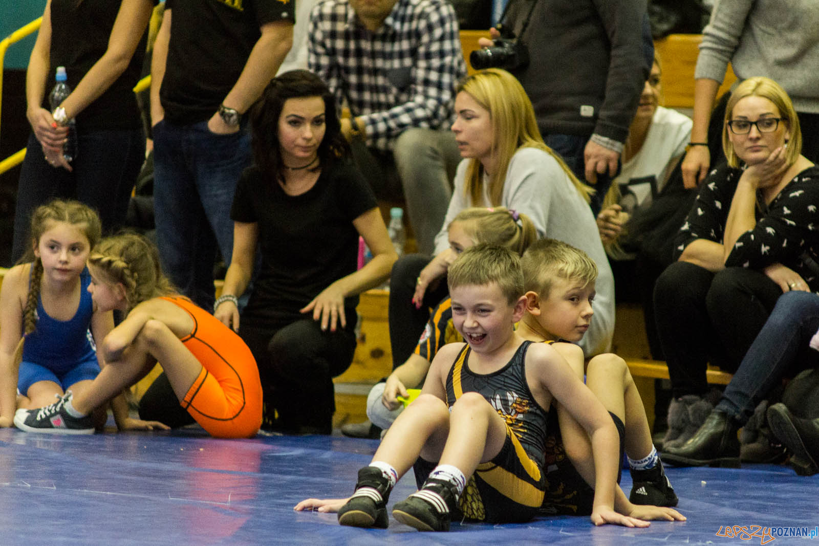 Zapasy z Gwiazdorem Foto: lepszyPOZNAN.pl / Ewelina Jaskowiak Zapasy z Gwiazdorem Foto: lepszyPOZNAN.pl / Ewelina Jaskowiak