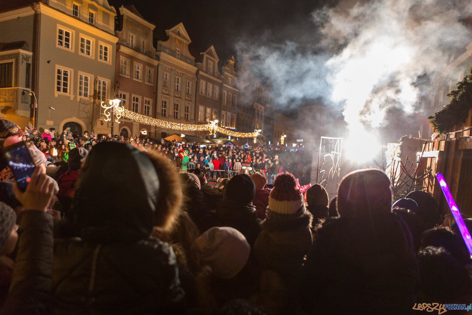 Betlejem Poznańskie: Mikołajkowy pokaz ogniowy - Poznań 03.12 Foto: LepszyPOZNAN.pl / Paweł Rychter Betlejem Poznańskie: Mikołajkowy pokaz ogniowy - Poznań 03.12 Foto: LepszyPOZNAN.pl / Paweł Rychter