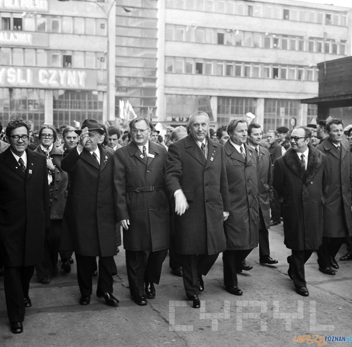 Edward Gierek i przywódca Bułgarii Ziwkow zwiedzają Zakłady Cegielskiego 14.11.1973 Foto: Stanisław Wiktor / Cyryl Edward Gierek i przywódca Bułgarii Ziwkow zwiedzają Zakłady Cegielskiego 14.11.1973 Foto: Stanisław Wiktor / Cyryl