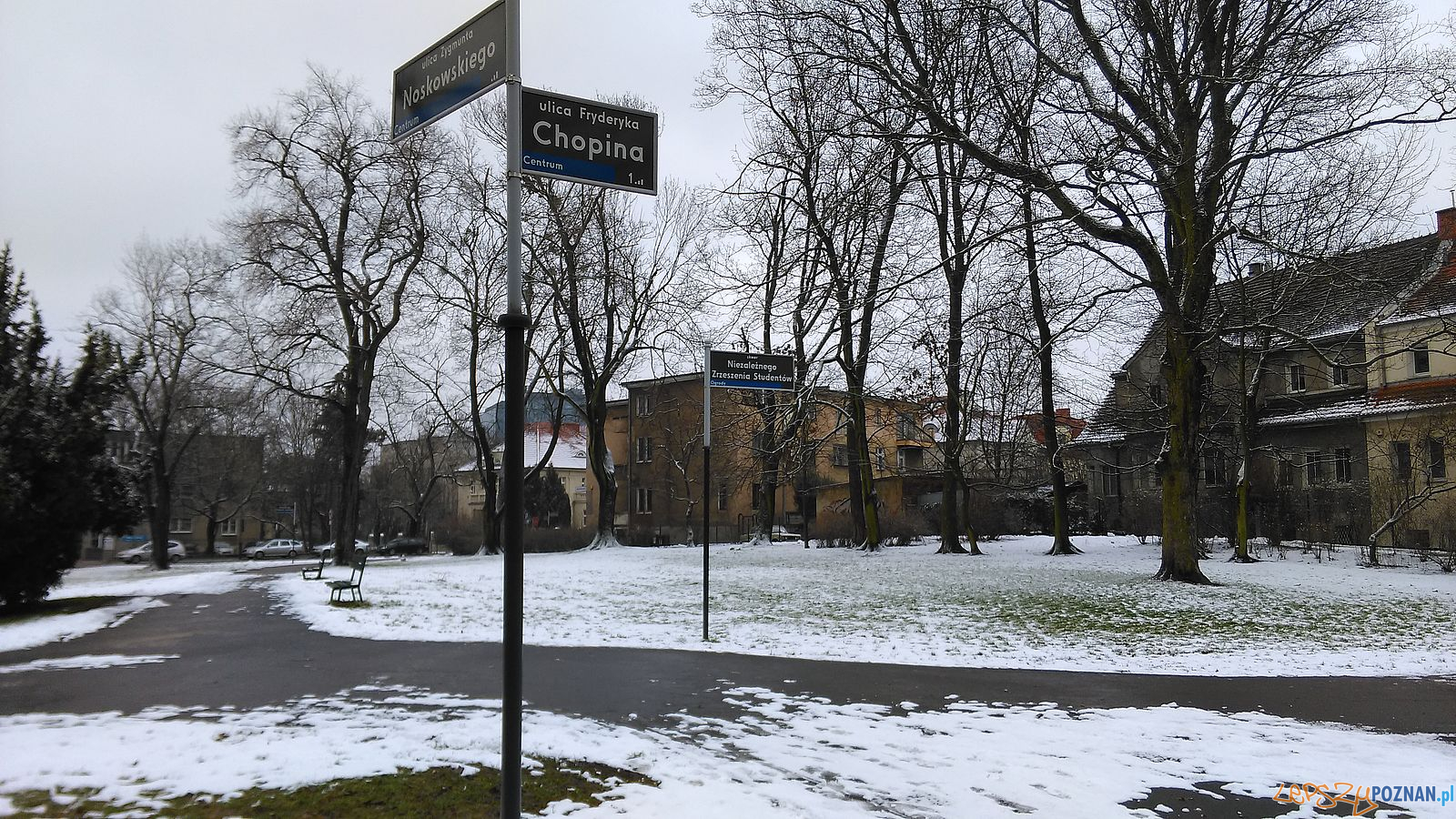 Nowe tablice do wymiany - przez błąd Foto: Rada Osiedla Stare Miasto / Tomasz Dworek Nowe tablice do wymiany - przez błąd Foto: Rada Osiedla Stare Miasto / Tomasz Dworek