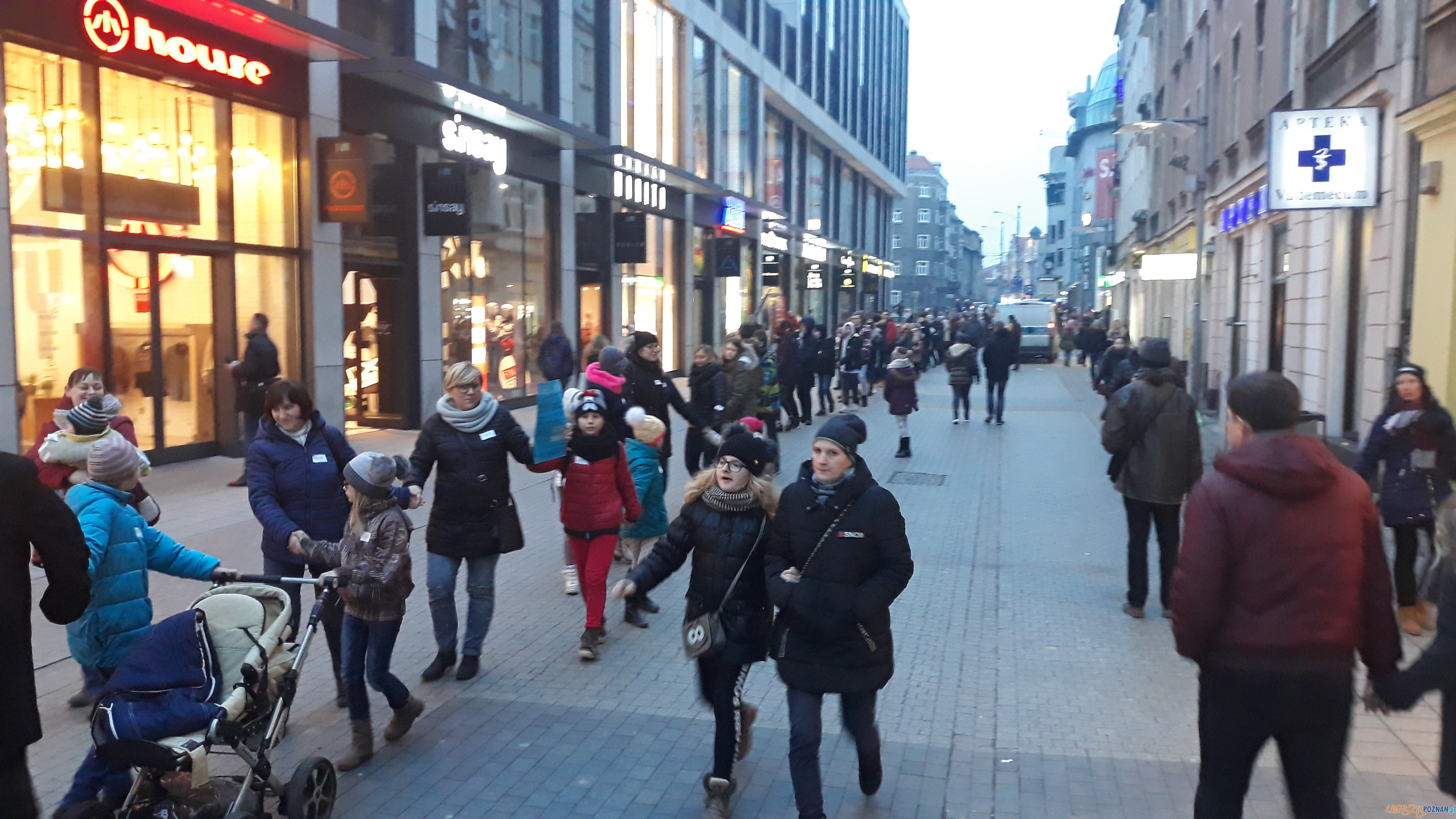 Łańcuch Życia #dlaEryka Foto: lepszyPOZNAN / gsm Łańcuch Życia #dlaEryka Foto: lepszyPOZNAN / gsm