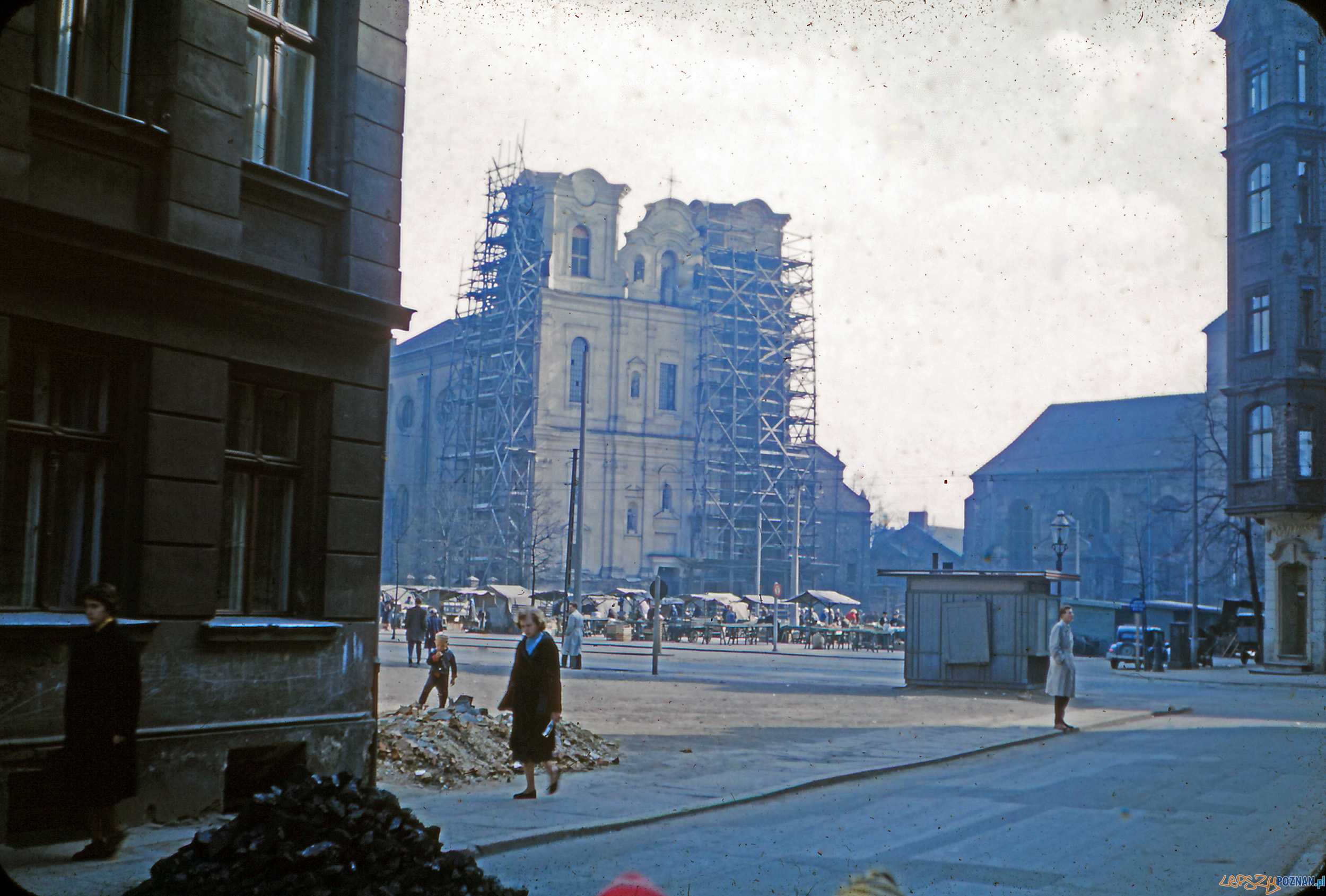 Plac Bernardyński - koniec lat 50-tych Foto: Mogens Tørsleff, kolekcja Gorma Rudschinata / Flickr / CC Plac Bernardyński - koniec lat 50-tych Foto: Mogens Tørsleff, kolekcja Gorma Rudschinata / Flickr / CC