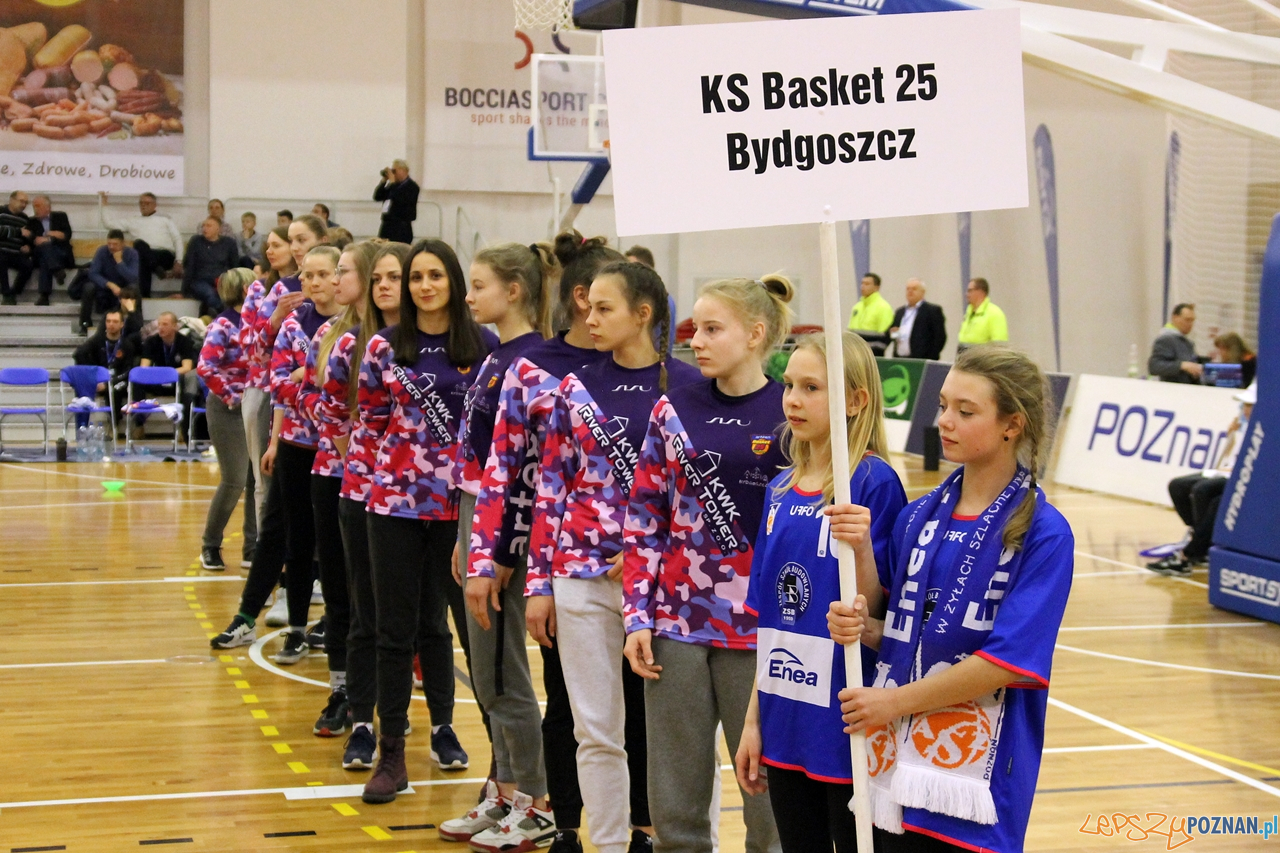 Prezentacja zespołów startujących w Mistrzostwach Polski U22 - 21.02.2018 r. Foto: Budzik Poznański / Wojciech Budzik Prezentacja zespołów startujących w Mistrzostwach Polski U22 - 21.02.2018 r. Foto: Budzik Poznański / Wojciech Budzik