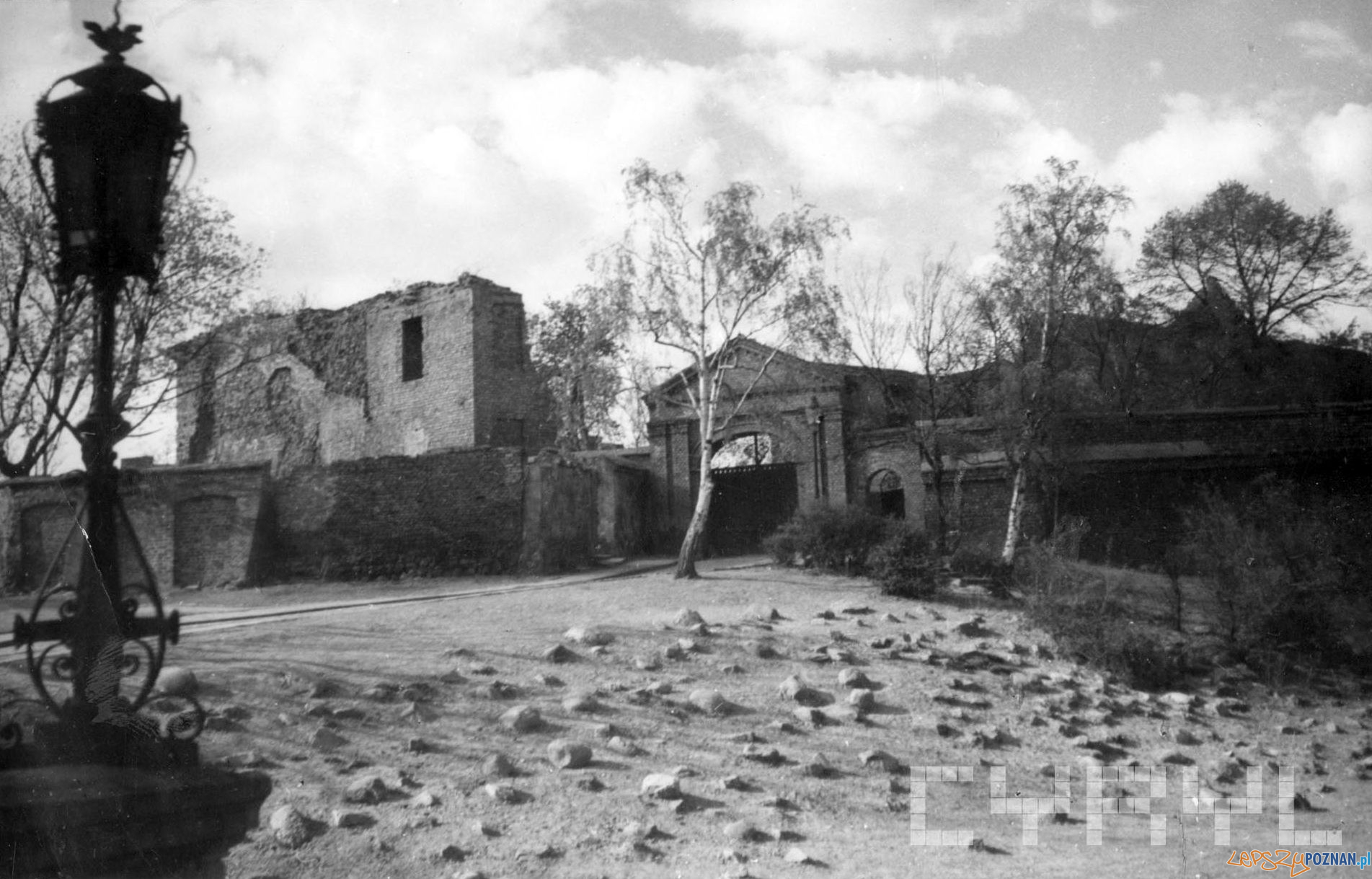 Wzgorze Przemysła 1945 Foto: Zbigniew Zielonacki / Cyryl Wzgorze Przemysła 1945 Foto: Zbigniew Zielonacki / Cyryl