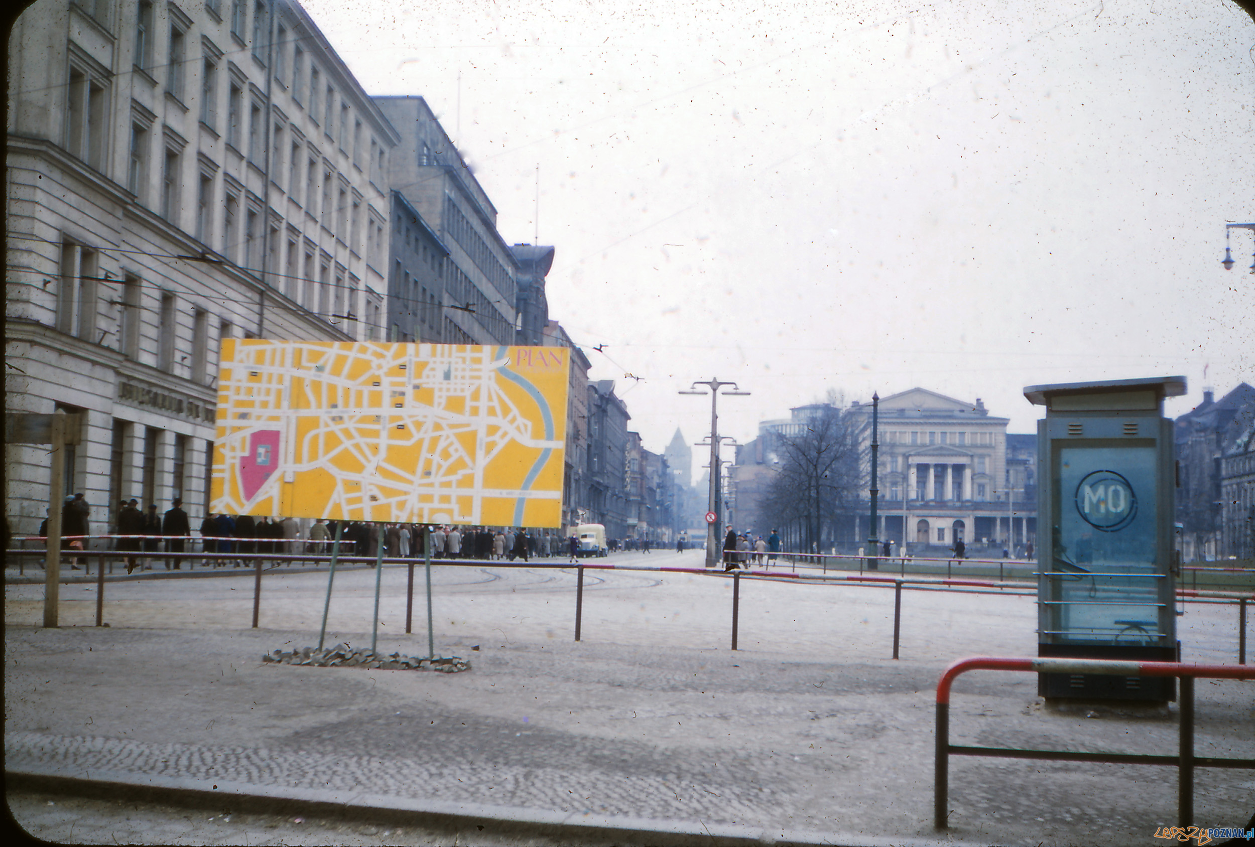 Plac Wolności - koniec lat 50-tych Foto: Mogens Tørsleff, kolekcja Gorma Rudschinata / Flickr / CC Plac Wolności - koniec lat 50-tych Foto: Mogens Tørsleff, kolekcja Gorma Rudschinata / Flickr / CC