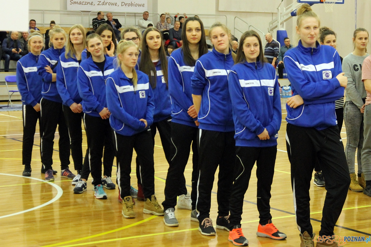 Prezentacja zespołów startujących w Mistrzostwach Polski U22 - 21.02.2018 r. Foto: Budzik Poznański / Wojciech Budzik Prezentacja zespołów startujących w Mistrzostwach Polski U22 - 21.02.2018 r. Foto: Budzik Poznański / Wojciech Budzik