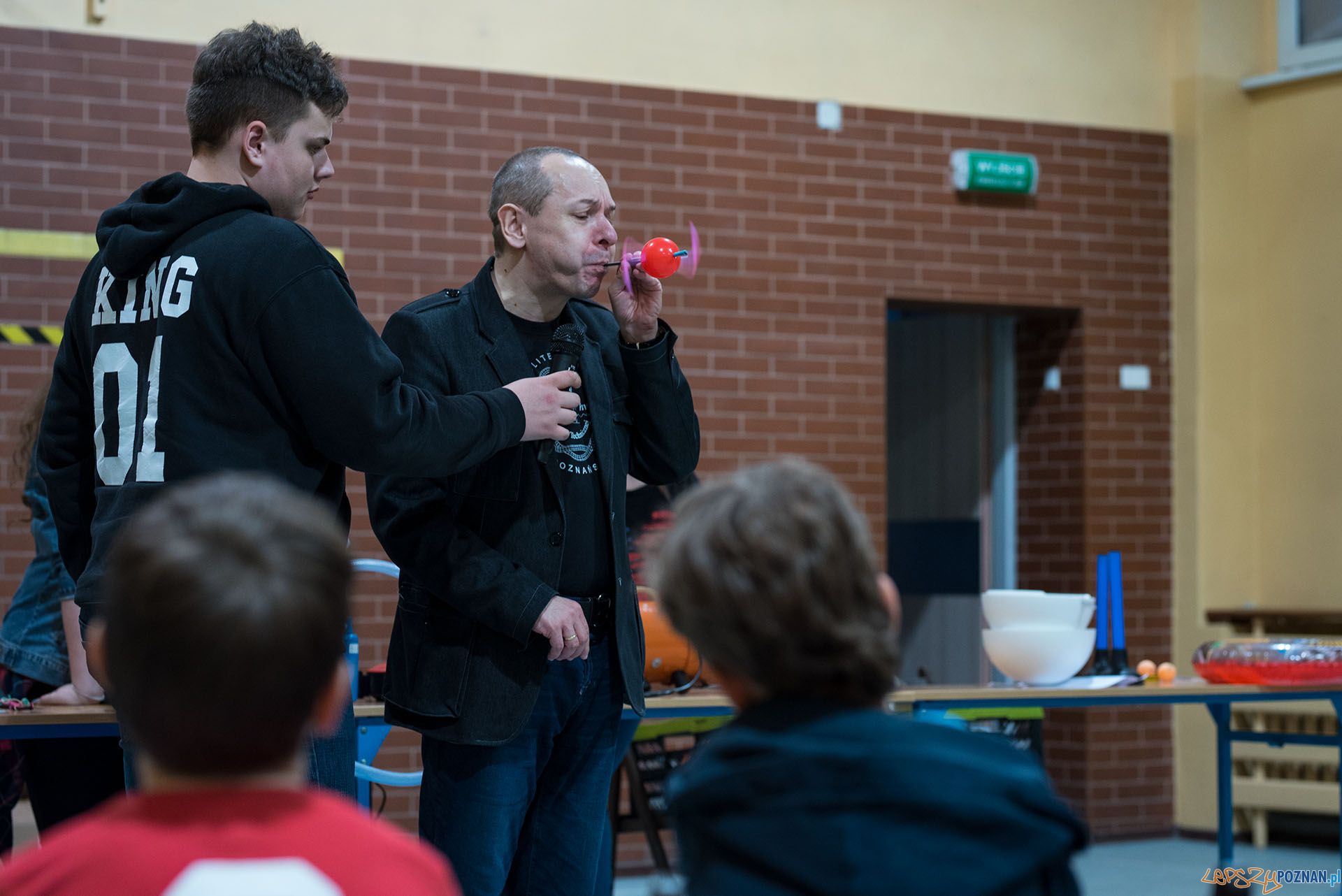 Szkolna noc naukowców Foto: MONIKA CZERWINSKA Szkolna noc naukowców Foto: MONIKA CZERWINSKA