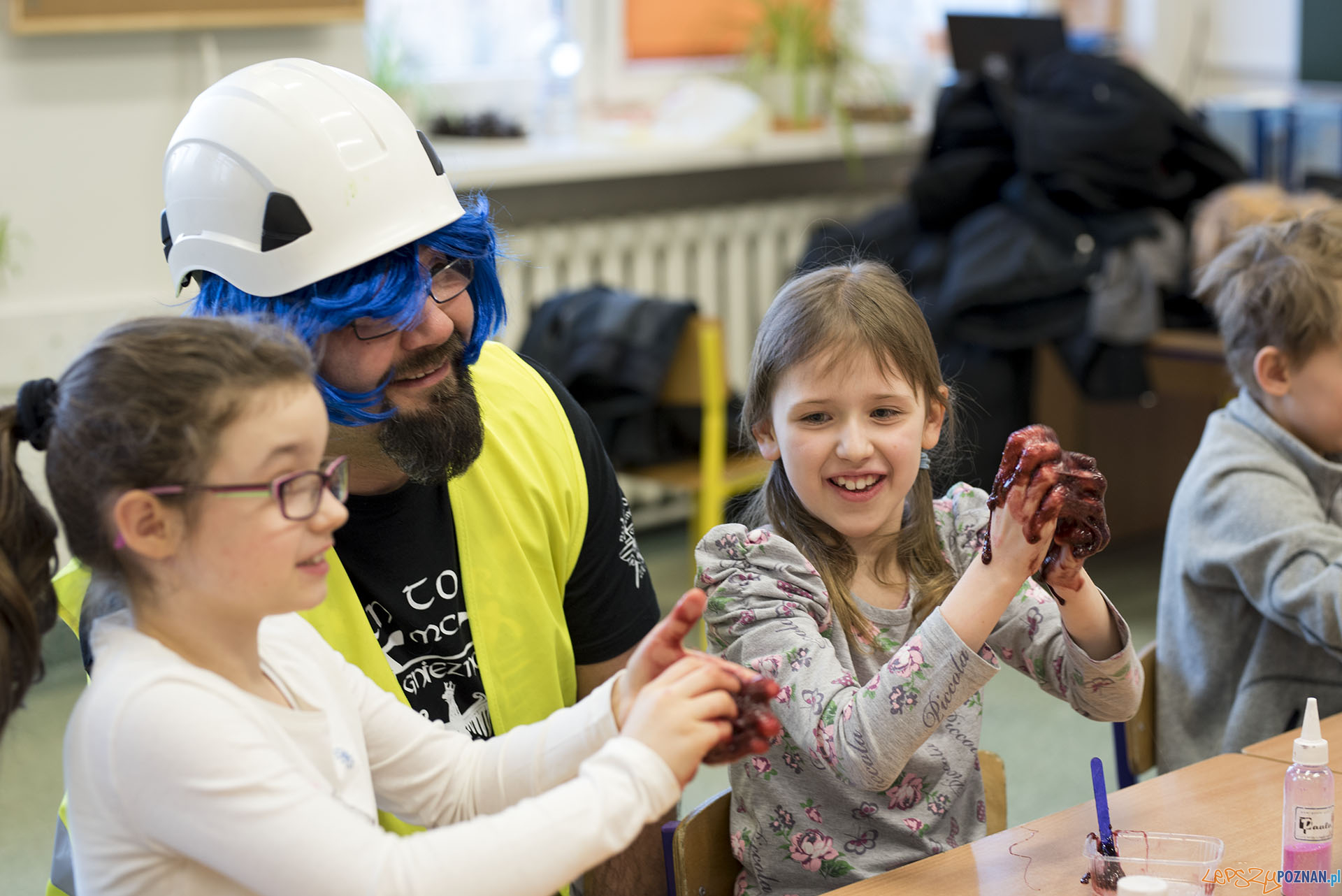 Szkolna noc naukowców Foto: MONIKA CZERWINSKA Szkolna noc naukowców Foto: MONIKA CZERWINSKA