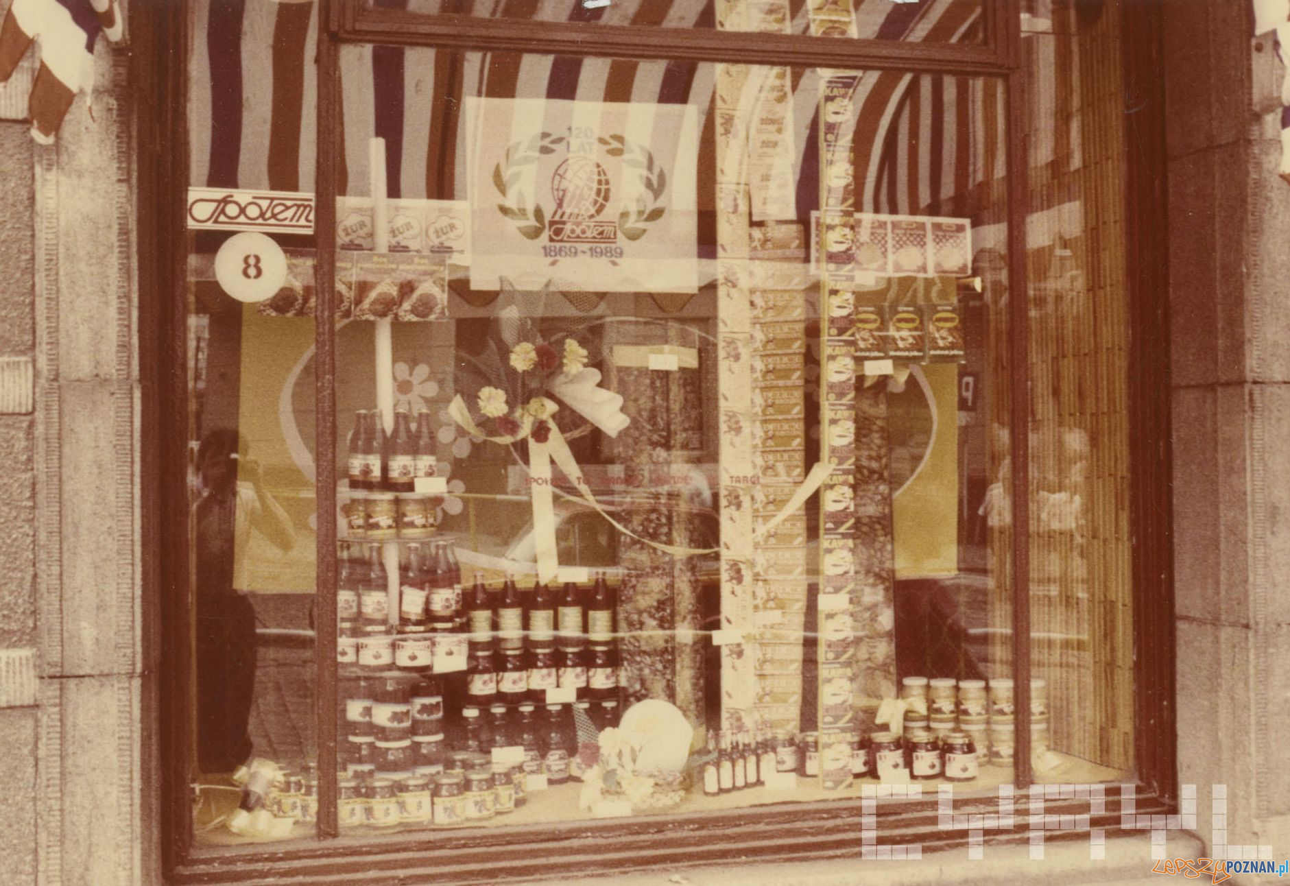 PSS Społem - ul. Walki Młodych - Podgórna 1989 r. Foto: PSS Społem / Cyryl PSS Społem - ul. Walki Młodych - Podgórna 1989 r. Foto: PSS Społem / Cyryl