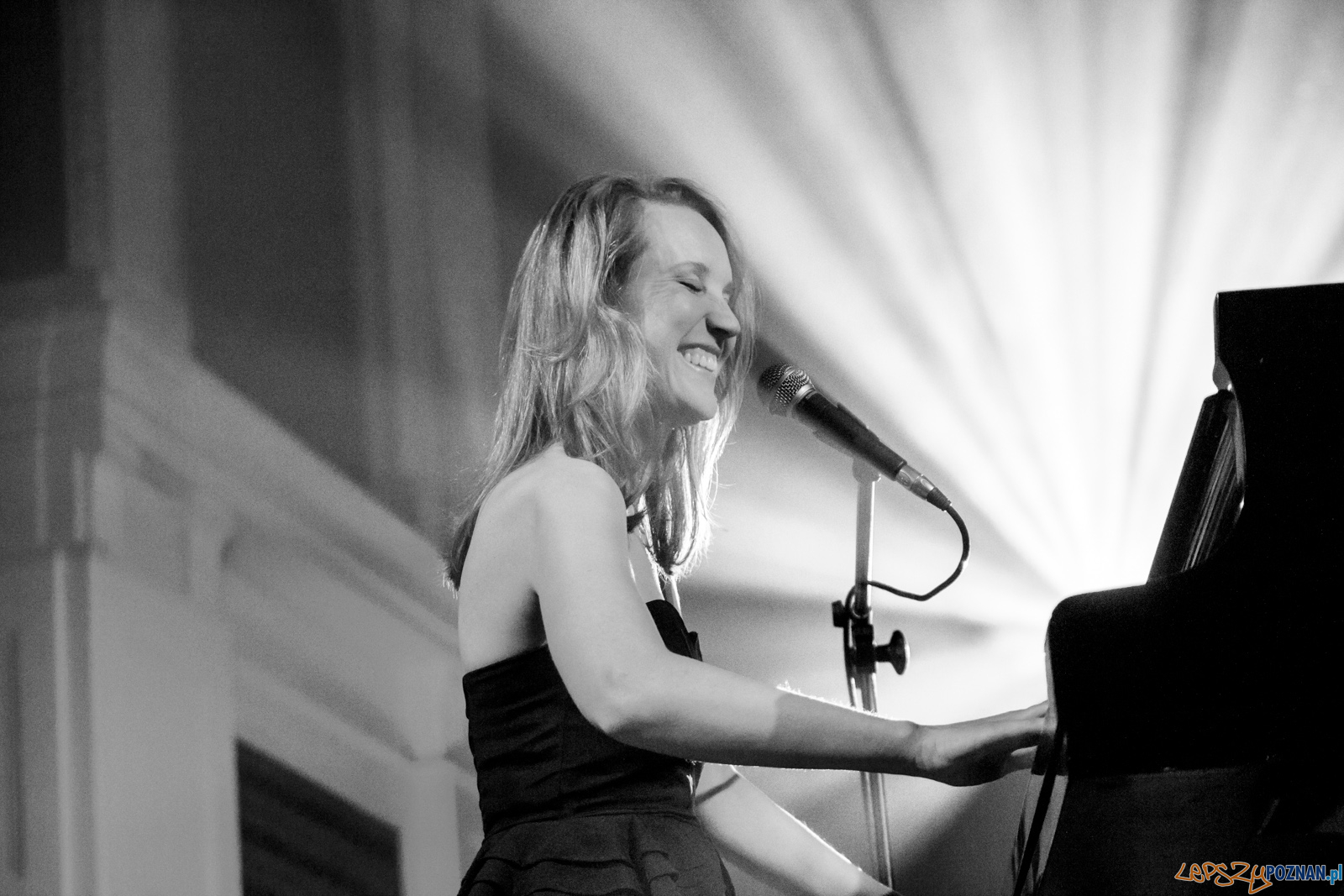 SARAH McKENZIE - From Standards With Love Foto: lepszyPOZNAN.pl / Ewelina Jaśkowiak SARAH McKENZIE - From Standards With Love Foto: lepszyPOZNAN.pl / Ewelina Jaśkowiak