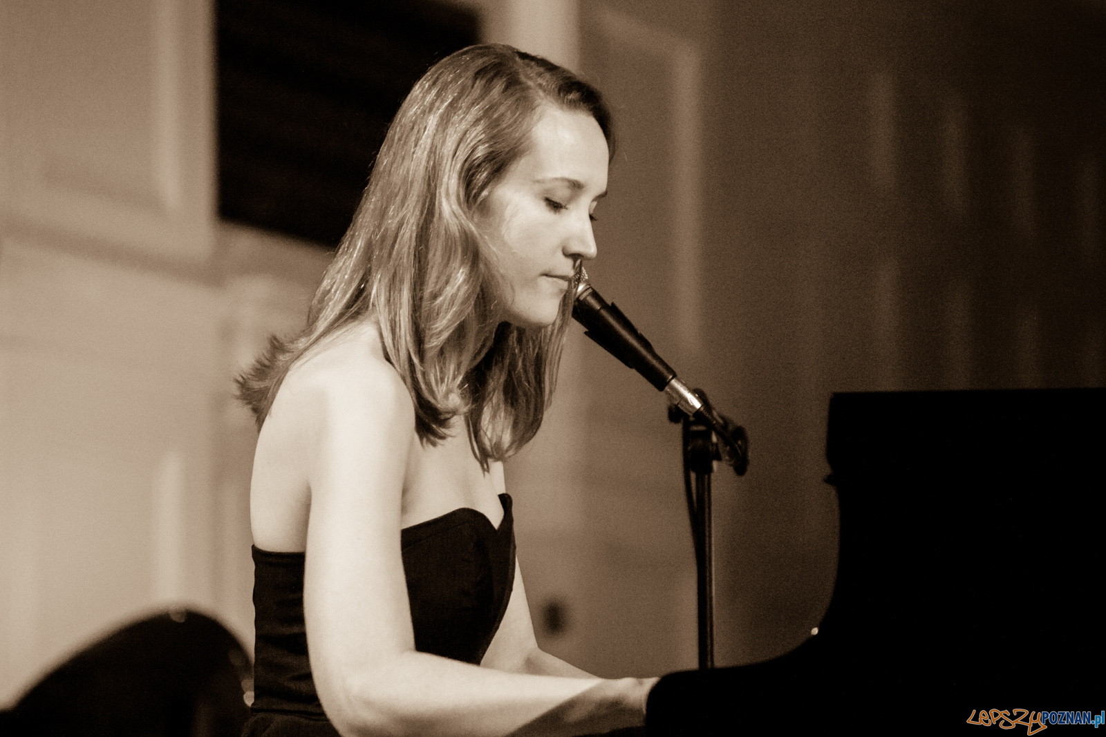 SARAH McKENZIE - From Standards With Love Foto: lepszyPOZNAN.pl / Ewelina Jaśkowiak SARAH McKENZIE - From Standards With Love Foto: lepszyPOZNAN.pl / Ewelina Jaśkowiak