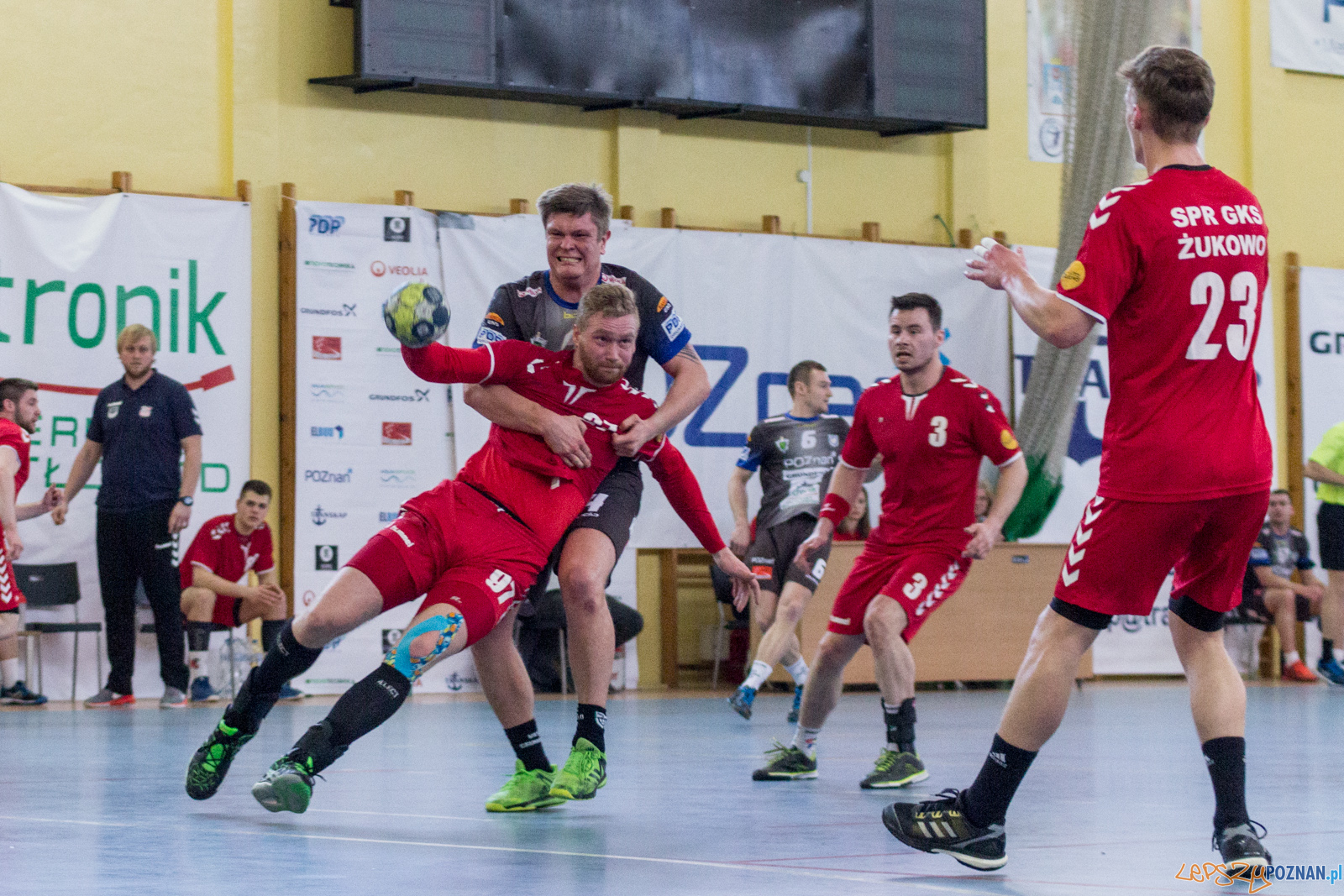 WKS Grunwald - SPR GKS Żukowo Foto: lepszyPOZNAN.pl / Ewelina Jaśkowiak WKS Grunwald - SPR GKS Żukowo Foto: lepszyPOZNAN.pl / Ewelina Jaśkowiak