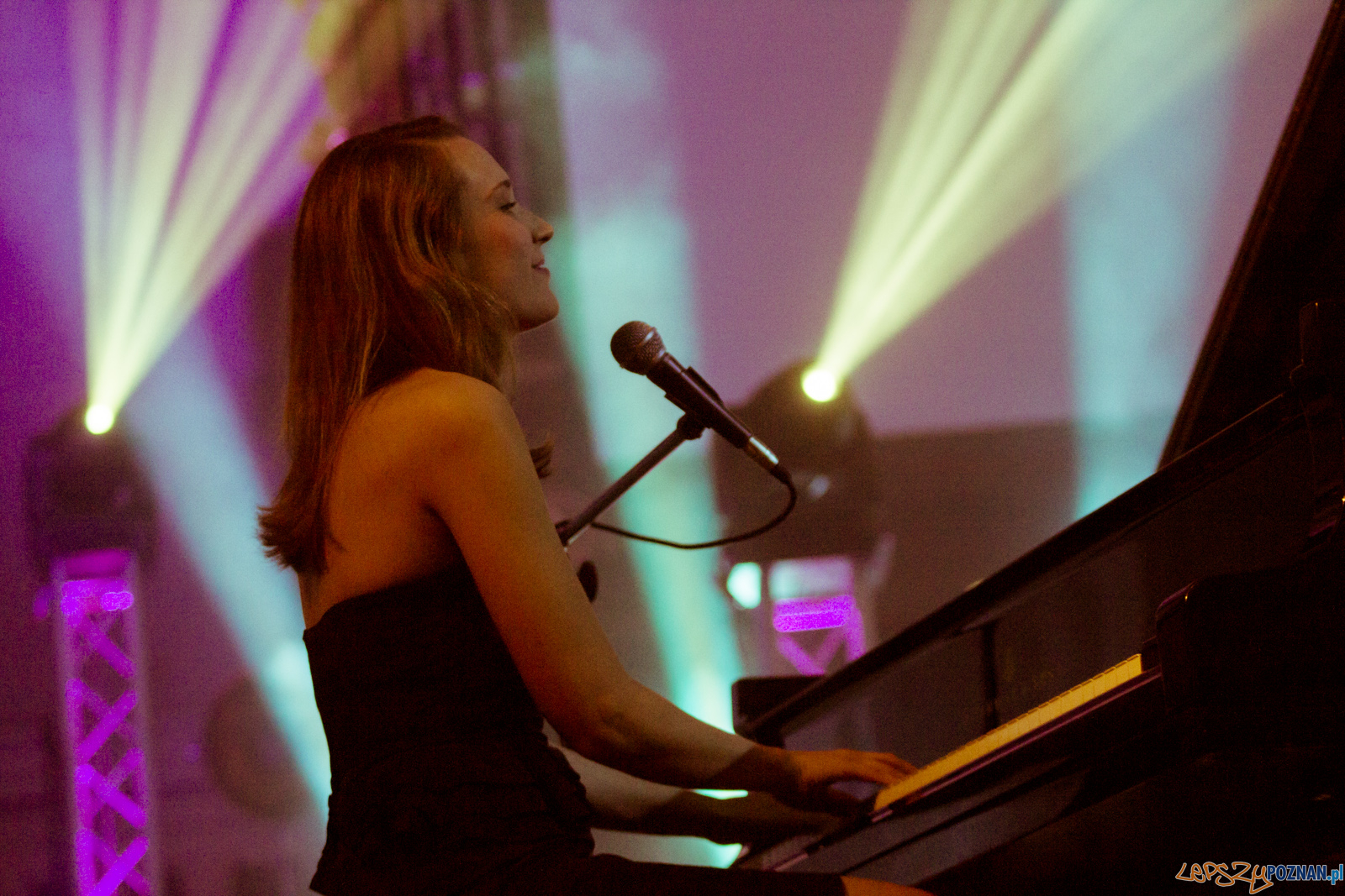 SARAH McKENZIE - From Standards With Love Foto: lepszyPOZNAN.pl / Ewelina Jaśkowiak SARAH McKENZIE - From Standards With Love Foto: lepszyPOZNAN.pl / Ewelina Jaśkowiak