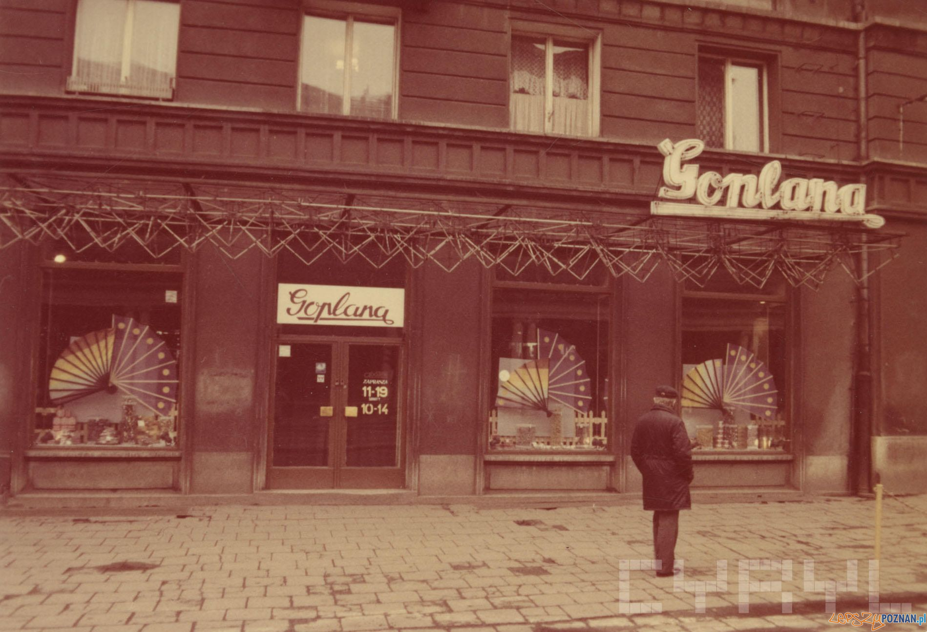 Goplana - Pl Wolnosci 10 - 1989 r. Foto: PSS Społem / Cyryl Goplana - Pl Wolnosci 10 - 1989 r. Foto: PSS Społem / Cyryl