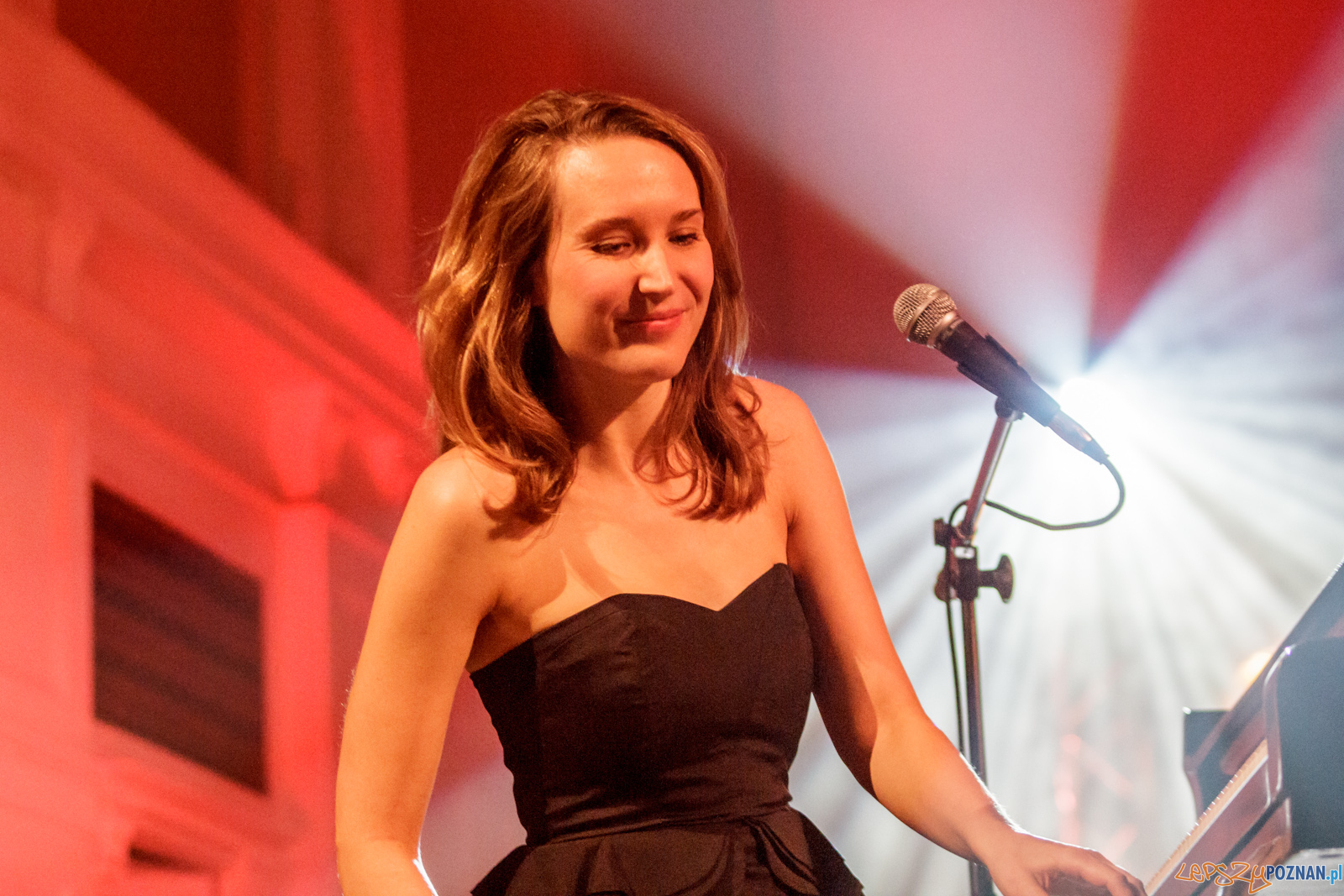 SARAH McKENZIE - From Standards With Love Foto: lepszyPOZNAN.pl / Ewelina Jaśkowiak SARAH McKENZIE - From Standards With Love Foto: lepszyPOZNAN.pl / Ewelina Jaśkowiak