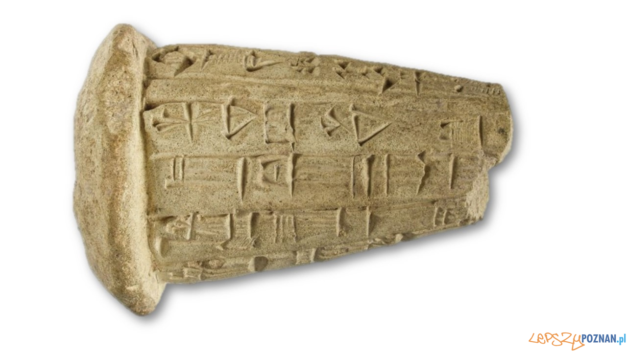 Gwóźdź fundacyjny z kommemoratywną Insktypcją Klinową Gudei z Lagasz Foto: Gwóźdź fundacyjny z kommemoratywną Insktypcją Klinową Gudei z Lagasz Foto: