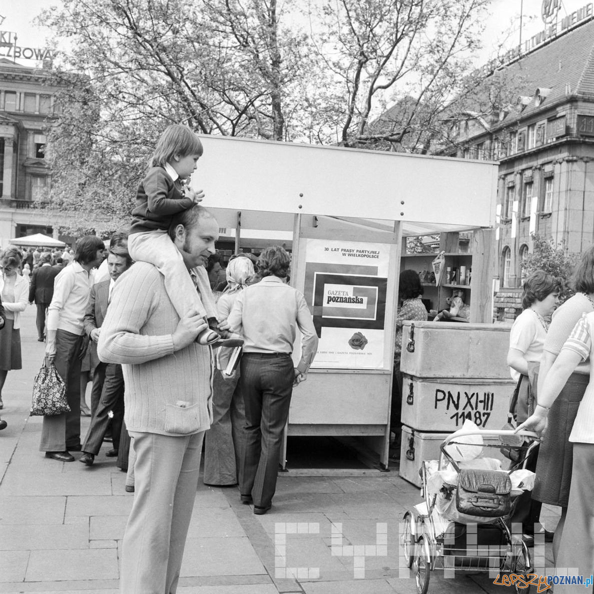 Plac Wolnosci festyn - 30 lat Gazeta Poznanska 10.05.75 Foto: Stanisław Wiktor / Cyryl Plac Wolnosci festyn - 30 lat Gazeta Poznanska 10.05.75 Foto: Stanisław Wiktor / Cyryl