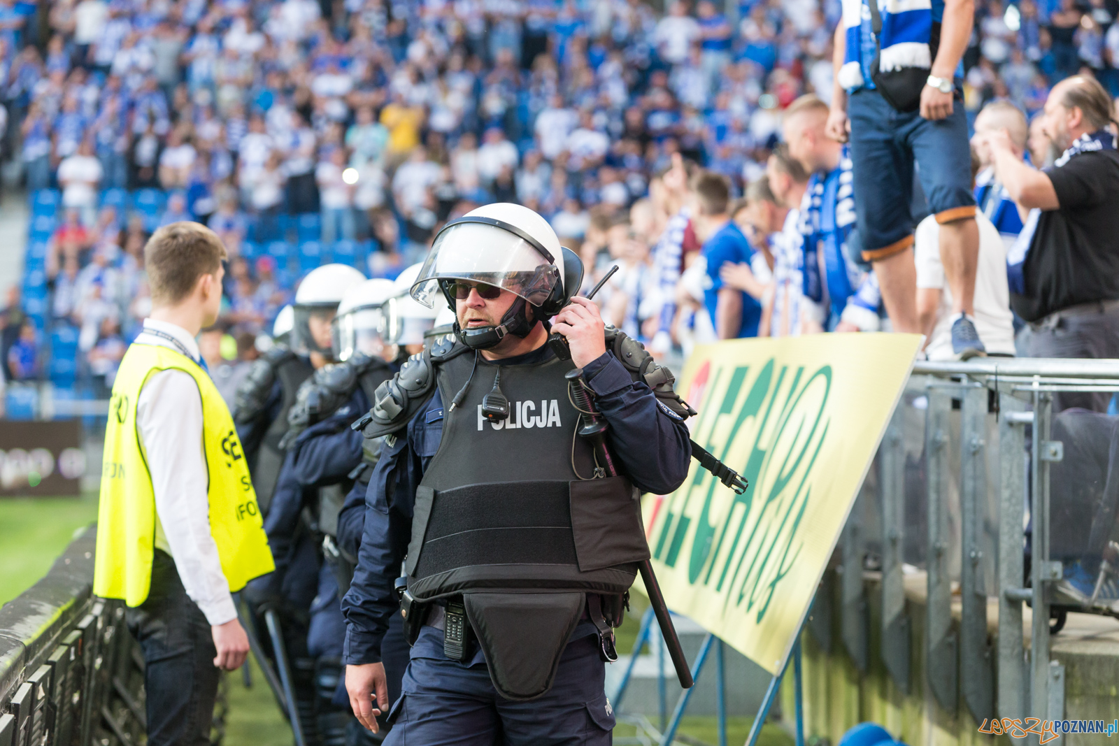 Lech Poznań - Legia Warszawa (zamieszki na stadionie) Foto: lepszyPOZNAN.pl/Piotr Rychter Lech Poznań - Legia Warszawa (zamieszki na stadionie) Foto: lepszyPOZNAN.pl/Piotr Rychter