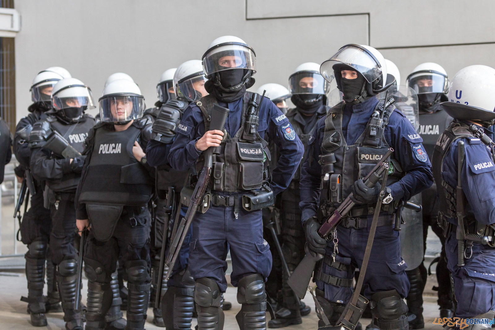 Lech Poznań - Legia Warszawa (zamieszki na stadionie) Foto: lepszyPOZNAN.pl/Piotr Rychter Lech Poznań - Legia Warszawa (zamieszki na stadionie) Foto: lepszyPOZNAN.pl/Piotr Rychter