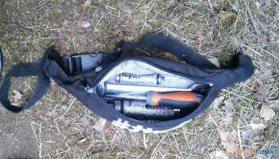 Policjanci odzyskali skradziony samochód Foto: KMP Poznań Policjanci odzyskali skradziony samochód Foto: KMP Poznań