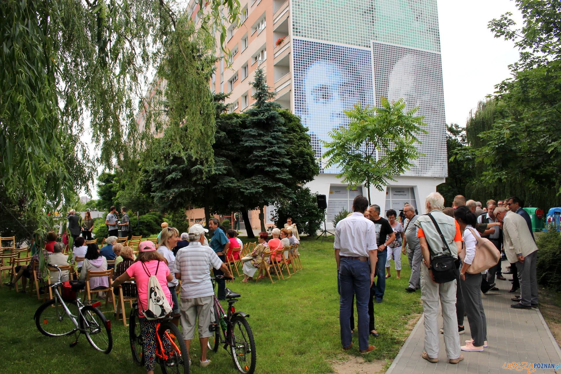 Mural Rataje 7.7.2017 Foto: SM Osiedle Młodych / materiały informacyjne Mural Rataje 7.7.2017 Foto: SM Osiedle Młodych / materiały informacyjne
