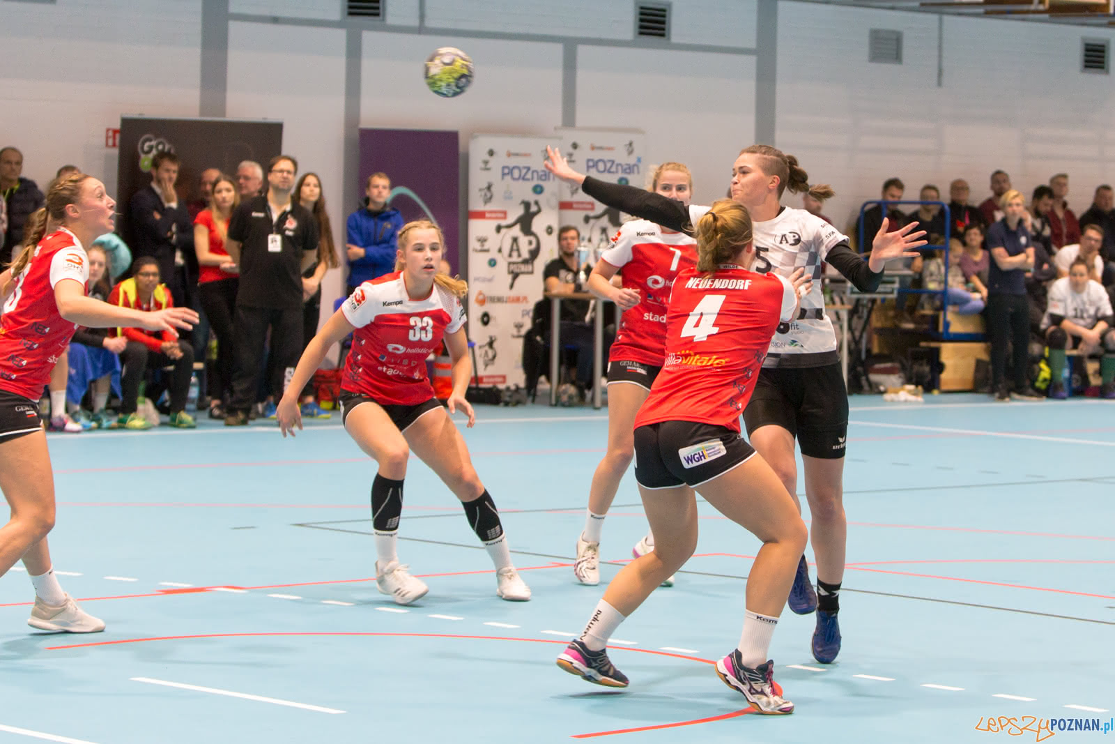 Towarzyskie spotkanie lub Sportowy AP Poznań – TV Hanover Bad Foto: lepszyPOZNAN.pl/Piotr Rychter Towarzyskie spotkanie lub Sportowy AP Poznań – TV Hanover Bad Foto: lepszyPOZNAN.pl/Piotr Rychter