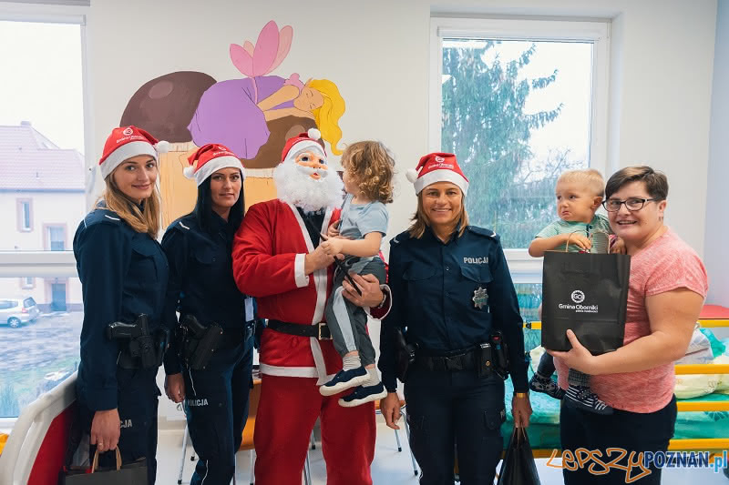 Święty z policyjną eskortą Foto: KPP w Obornikach Święty z policyjną eskortą Foto: KPP w Obornikach