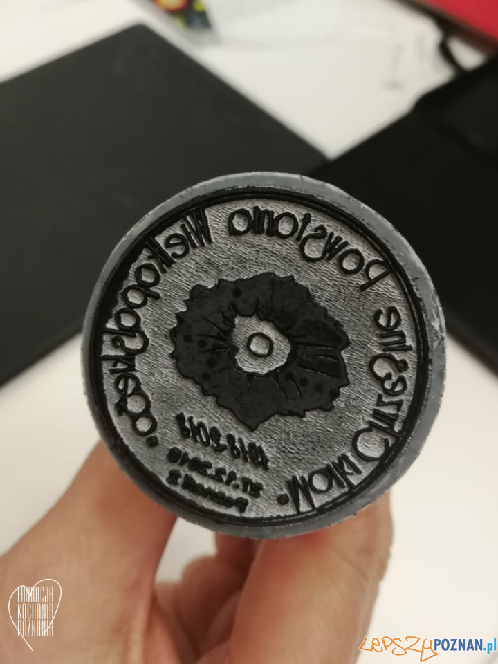 Matki-Chrzestne-Powstania-Wielkopolskiego-datownik Foto: materiały prasowe Matki-Chrzestne-Powstania-Wielkopolskiego-datownik Foto: materiały prasowe