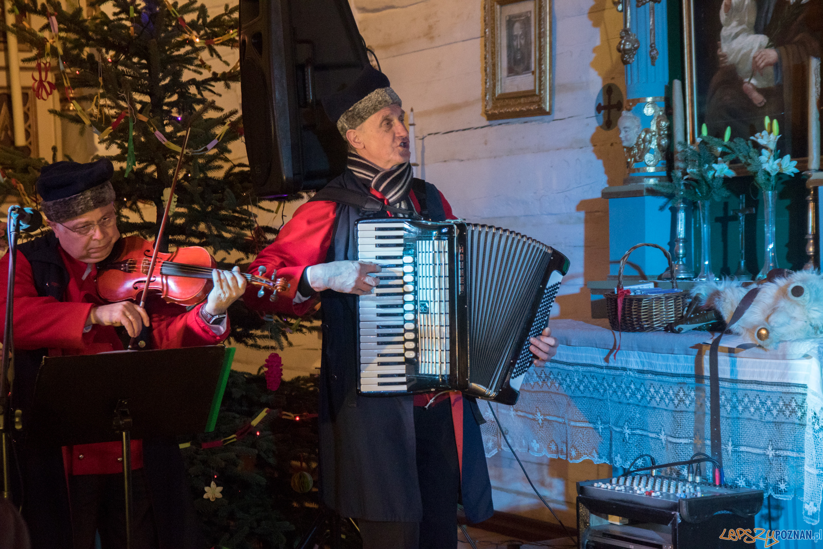 Kolędowanie w Dziekanowicach Foto: lepszyPOZNAN.pl / Ewelina Jaśkowiak Kolędowanie w Dziekanowicach Foto: lepszyPOZNAN.pl / Ewelina Jaśkowiak