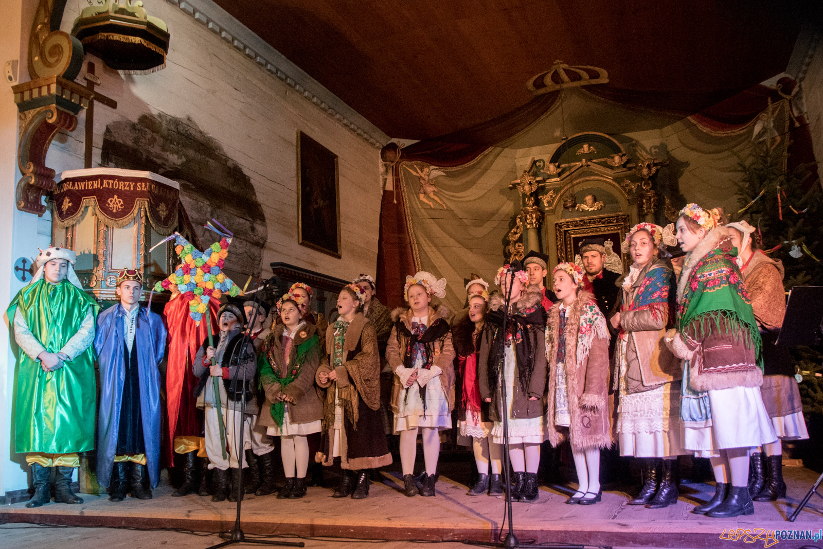 Kolędowanie w Dziekanowicach Foto: lepszyPOZNAN.pl / Ewelina Jaśkowiak Kolędowanie w Dziekanowicach Foto: lepszyPOZNAN.pl / Ewelina Jaśkowiak