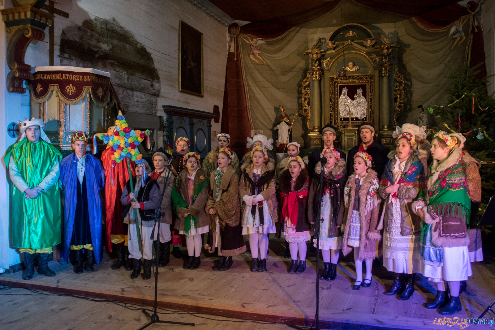 Kolędowanie w Dziekanowicach Foto: lepszyPOZNAN.pl / Ewelina Jaśkowiak Kolędowanie w Dziekanowicach Foto: lepszyPOZNAN.pl / Ewelina Jaśkowiak