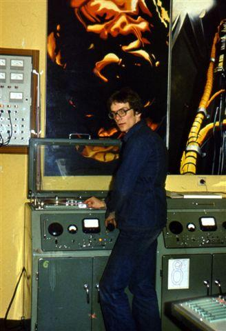 Akademickie Radio Winogrady - lata 70.te Foto: Krzysztof Orłowski / nasza-klasa.pl Akademickie Radio Winogrady - lata 70.te Foto: Krzysztof Orłowski / nasza-klasa.pl