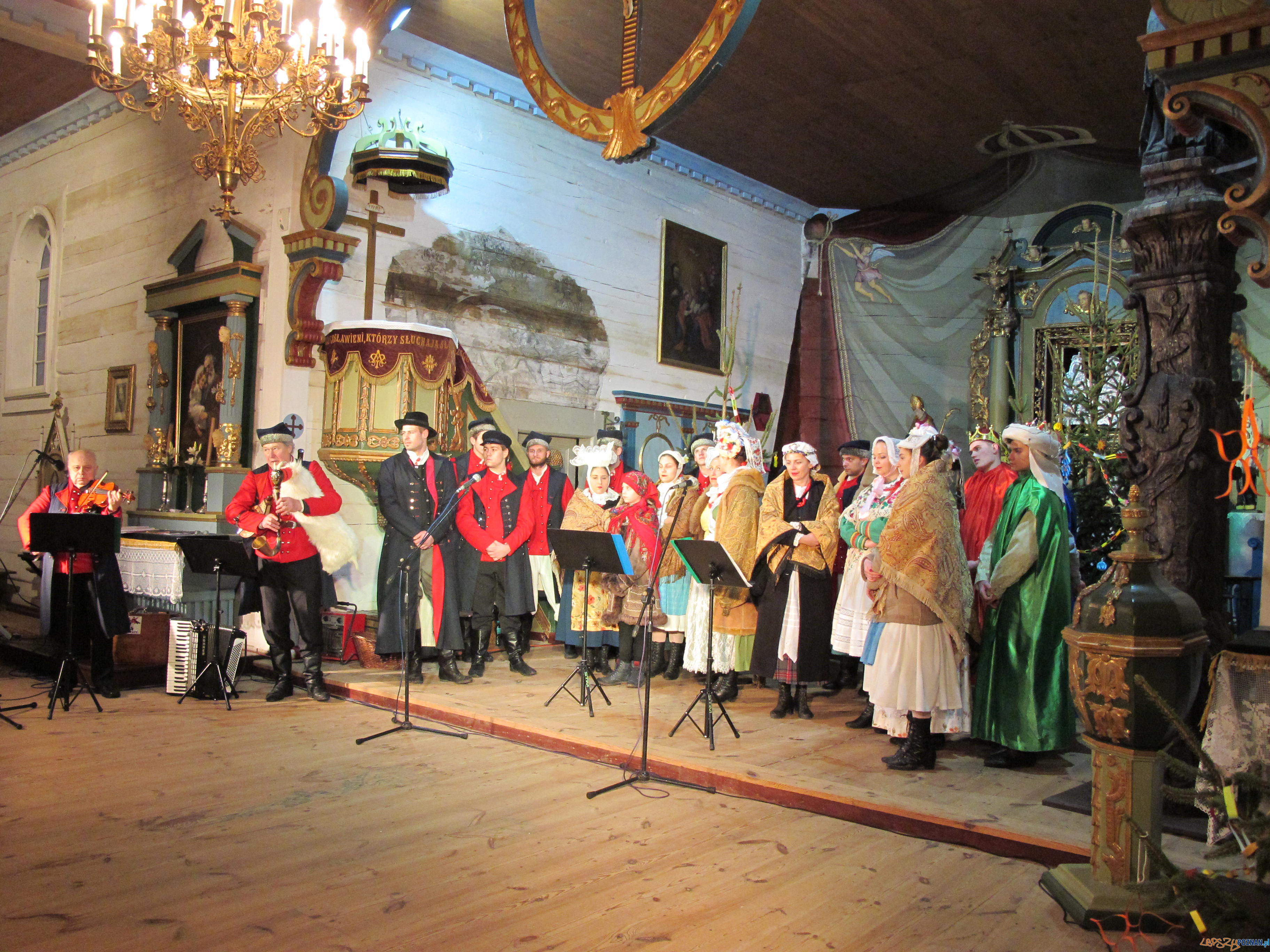 Kolędowanie w Dziekanowicach Foto: A. Garbatowska Kolędowanie w Dziekanowicach Foto: A. Garbatowska