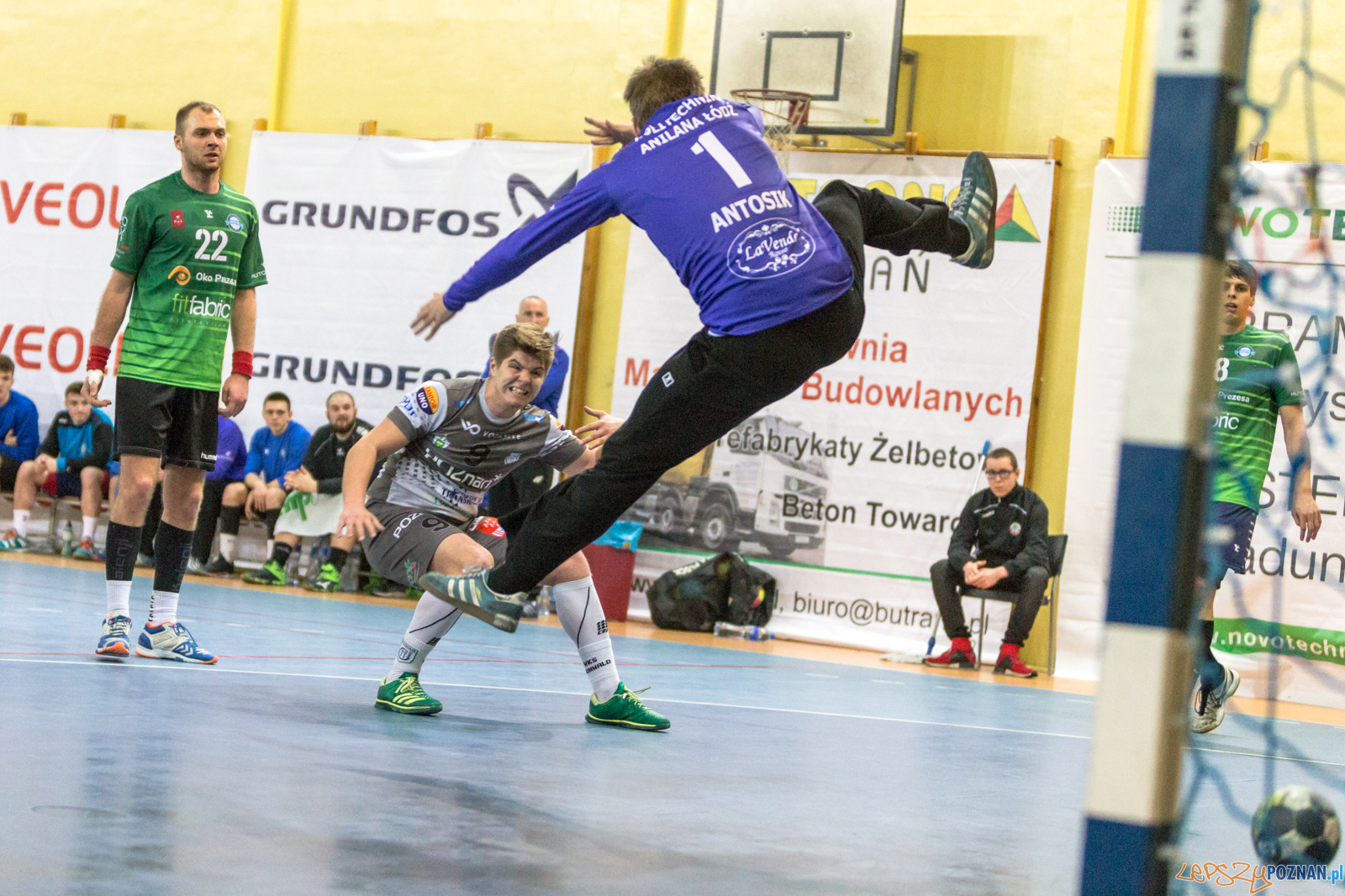 Mecz 12. kolejki I ligi piłki ręcznej mężczyzn WKS Grunwald Foto: lepszyPOZNAN.pl/Piotr Rychter Mecz 12. kolejki I ligi piłki ręcznej mężczyzn WKS Grunwald Foto: lepszyPOZNAN.pl/Piotr Rychter