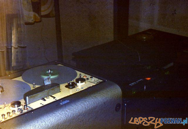 Akademickie Radio Winogrady - lata 70.te Foto: Krzysztof Orłowski / nasza-klasa.pl Akademickie Radio Winogrady - lata 70.te Foto: Krzysztof Orłowski / nasza-klasa.pl