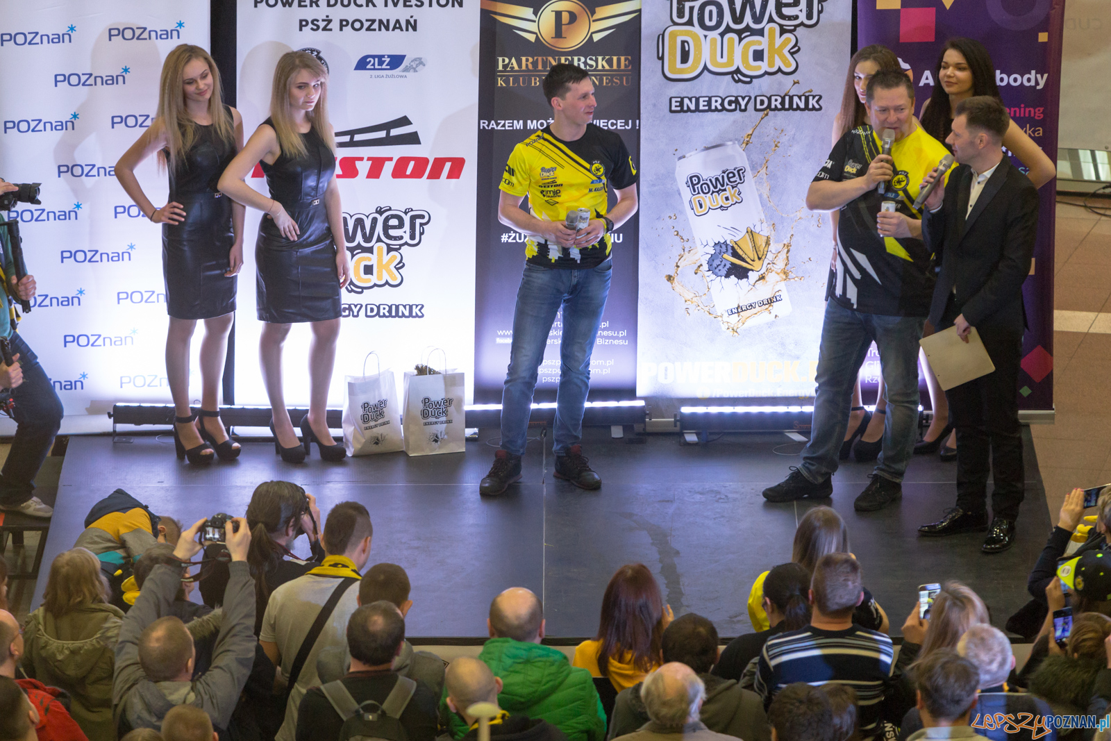 Prezentacja drużyny Power Duck Iveston PSŻ Poznań Foto: lepszyPOZNAN.pl/Piotr Rychter Prezentacja drużyny Power Duck Iveston PSŻ Poznań Foto: lepszyPOZNAN.pl/Piotr Rychter