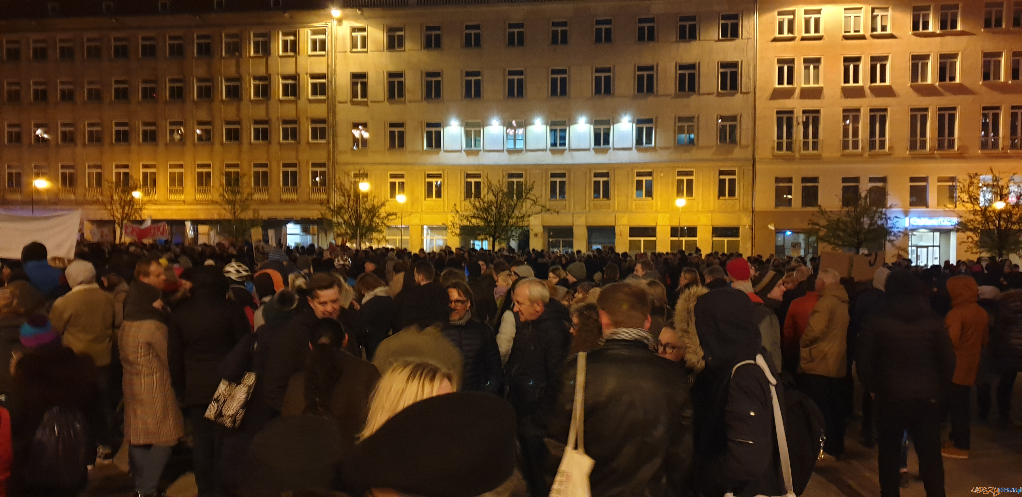 Łańcuch Światła z Wykrzyknikiem Foto: lepszyPOZNAN / tab Łańcuch Światła z Wykrzyknikiem Foto: lepszyPOZNAN / tab