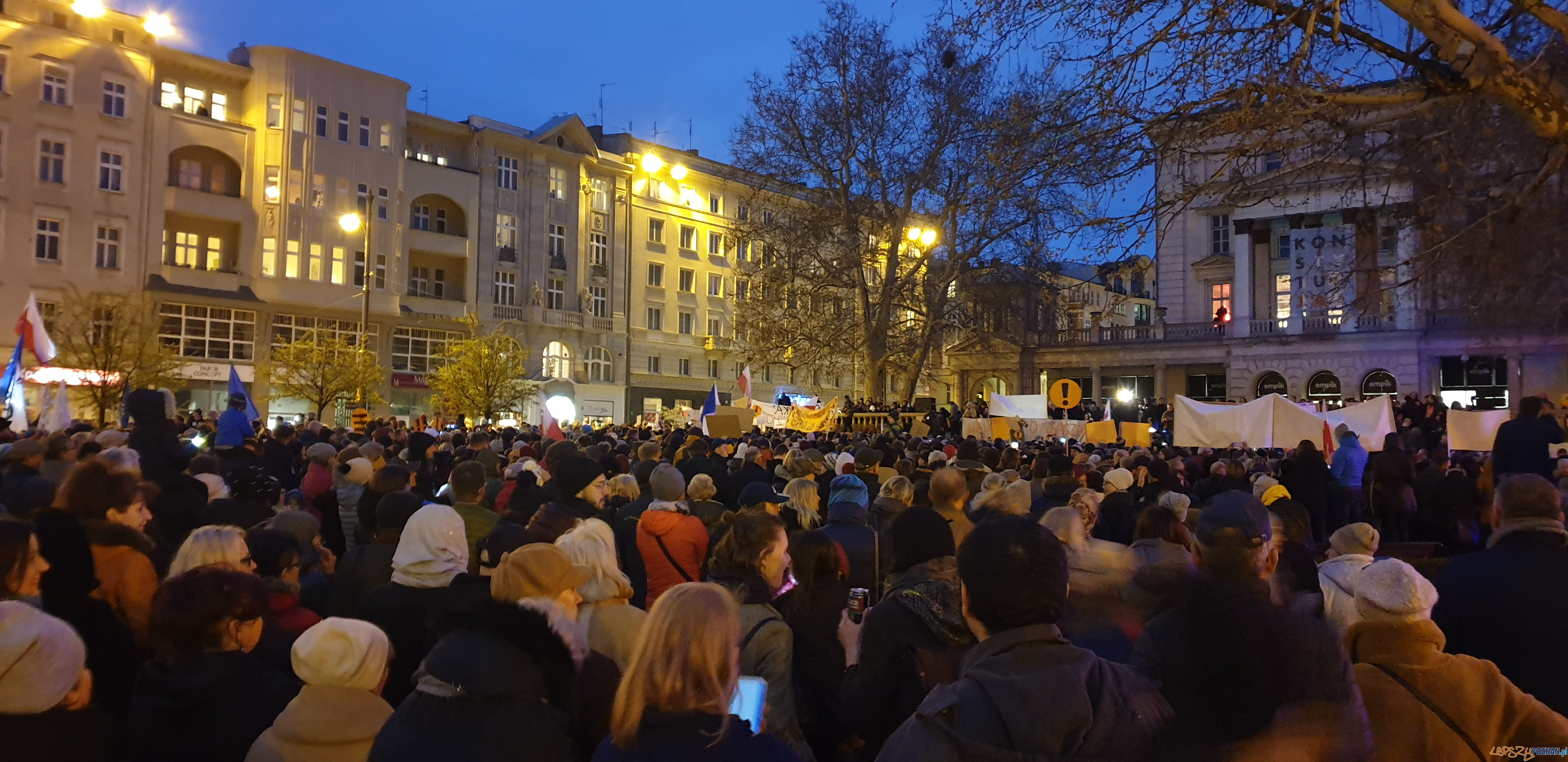 Łańcuch Światła z Wykrzyknikiem Foto: lepszyPOZNAN / tab Łańcuch Światła z Wykrzyknikiem Foto: lepszyPOZNAN / tab