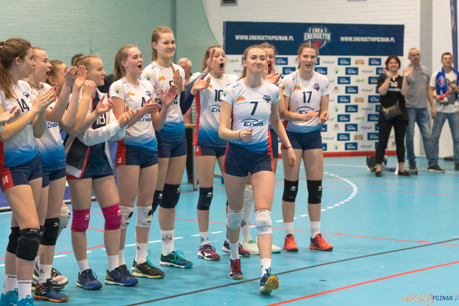 Półfinał Mistrzostw Polski w Piłce Siatkowej Kadetek Foto: lepszyPOZNAN.pl/Piotr Rychter Półfinał Mistrzostw Polski w Piłce Siatkowej Kadetek Foto: lepszyPOZNAN.pl/Piotr Rychter