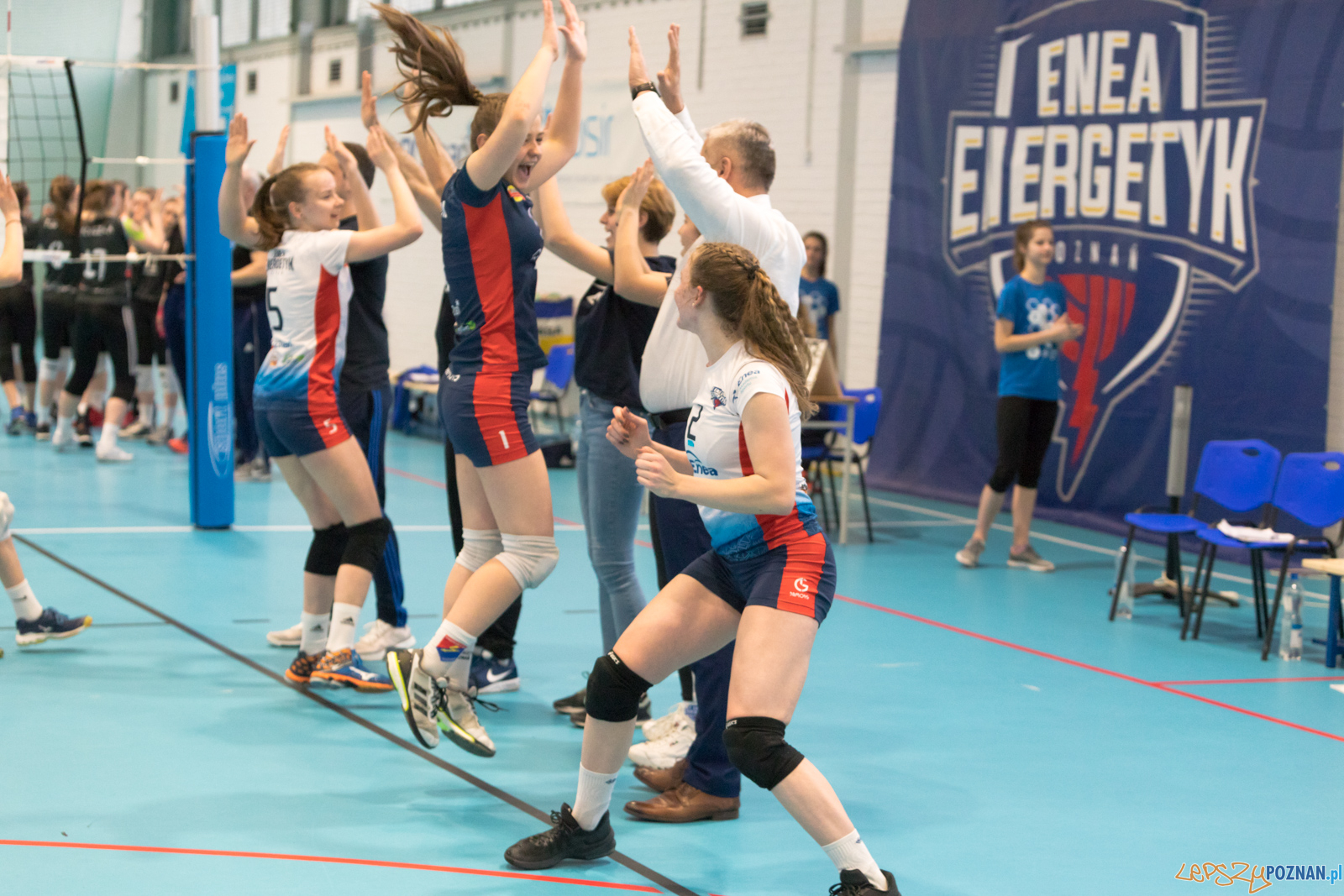 Półfinał Mistrzostw Polski w Piłce Siatkowej Kadetek Foto: lepszyPOZNAN.pl/Piotr Rychter Półfinał Mistrzostw Polski w Piłce Siatkowej Kadetek Foto: lepszyPOZNAN.pl/Piotr Rychter