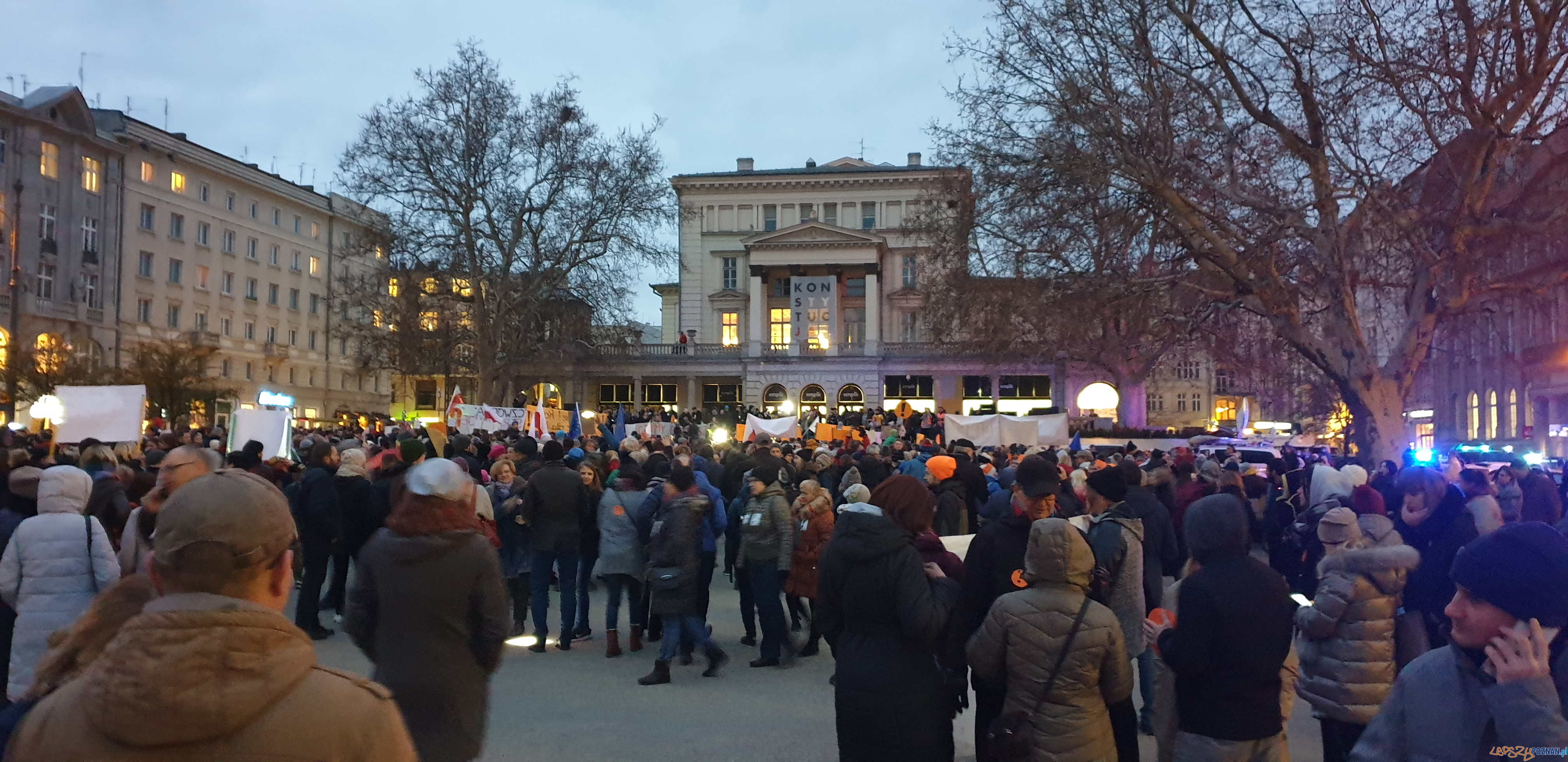 Łańcuch Światła z Wykrzyknikiem Foto: lepszyPOZNAN / tab Łańcuch Światła z Wykrzyknikiem Foto: lepszyPOZNAN / tab