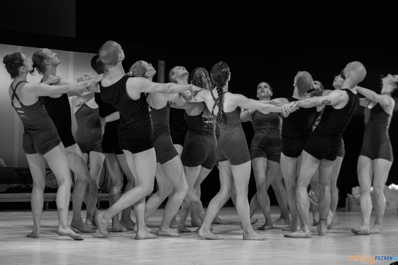 Polski Teatr Tańca - Obiecana Ziemia Obiecana Foto: Ewelina Jaskowiak Polski Teatr Tańca - Obiecana Ziemia Obiecana Foto: Ewelina Jaskowiak